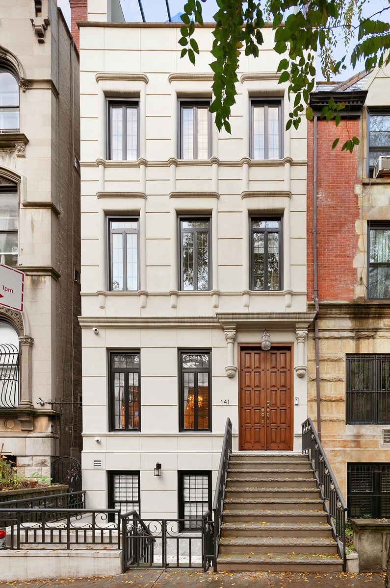 141 West 95th Street Building, Upper West Side, Upper West Side, NYC - 5 Bedrooms  
5.5 Bathrooms  
16 Rooms - 