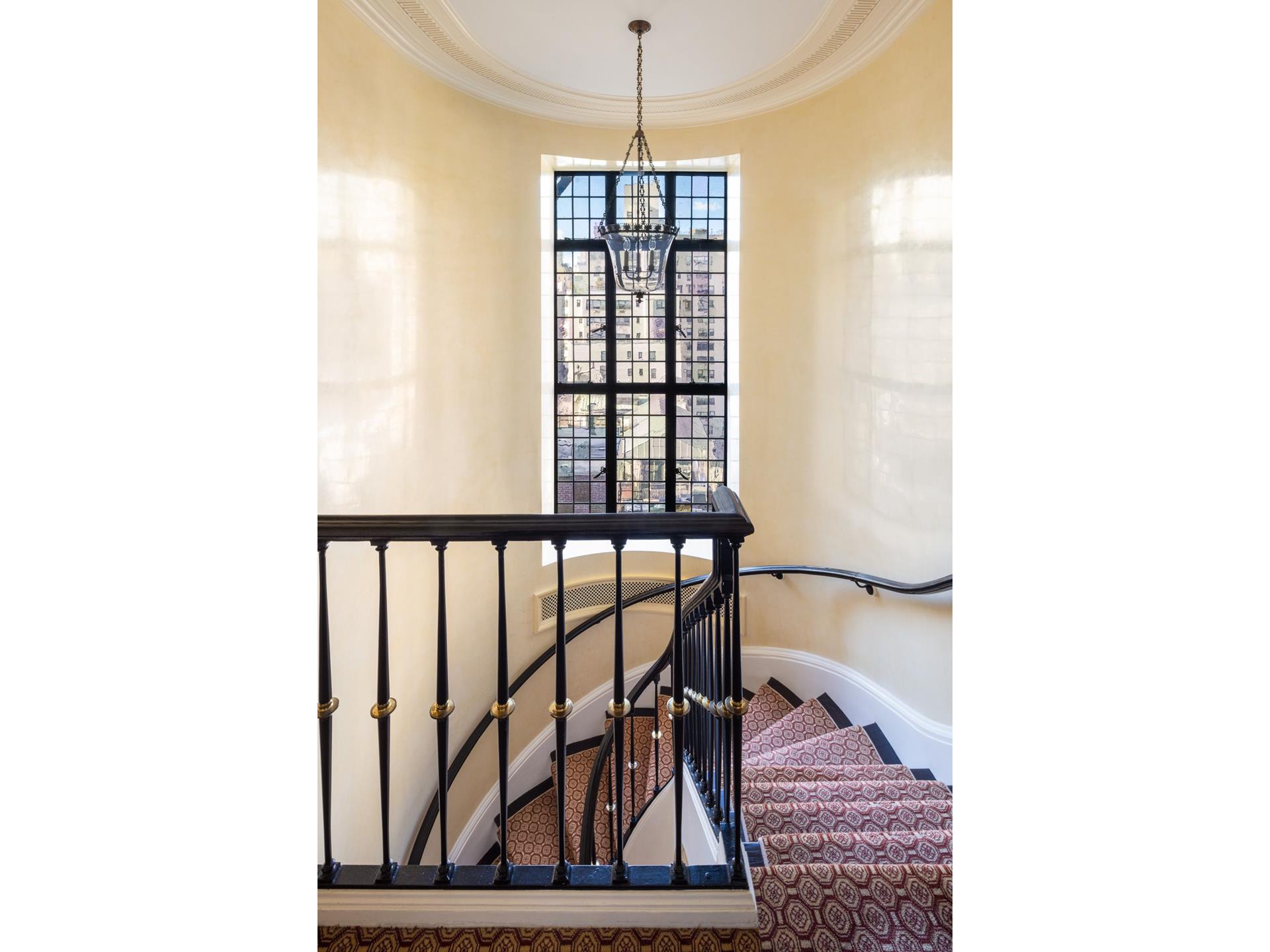 820 Park Avenue 10S/11S, Lenox Hill, Upper East Side, NYC - 3 Bedrooms  
3.5 Bathrooms  
7 Rooms - 