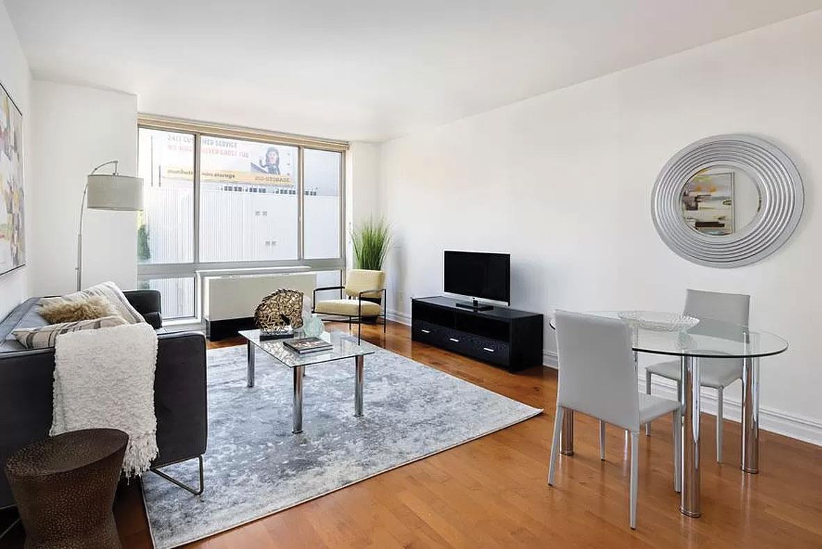 401 East 60th Street 7K, Lenox Hill, Upper East Side, NYC - 2 Bedrooms  
2 Bathrooms  
4 Rooms - 