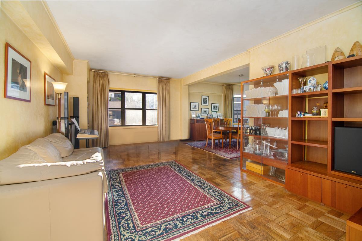 301 East 48th Street 17-D, Turtle Bay, Midtown East, NYC - 2 Bedrooms  
2 Bathrooms  
5 Rooms - 