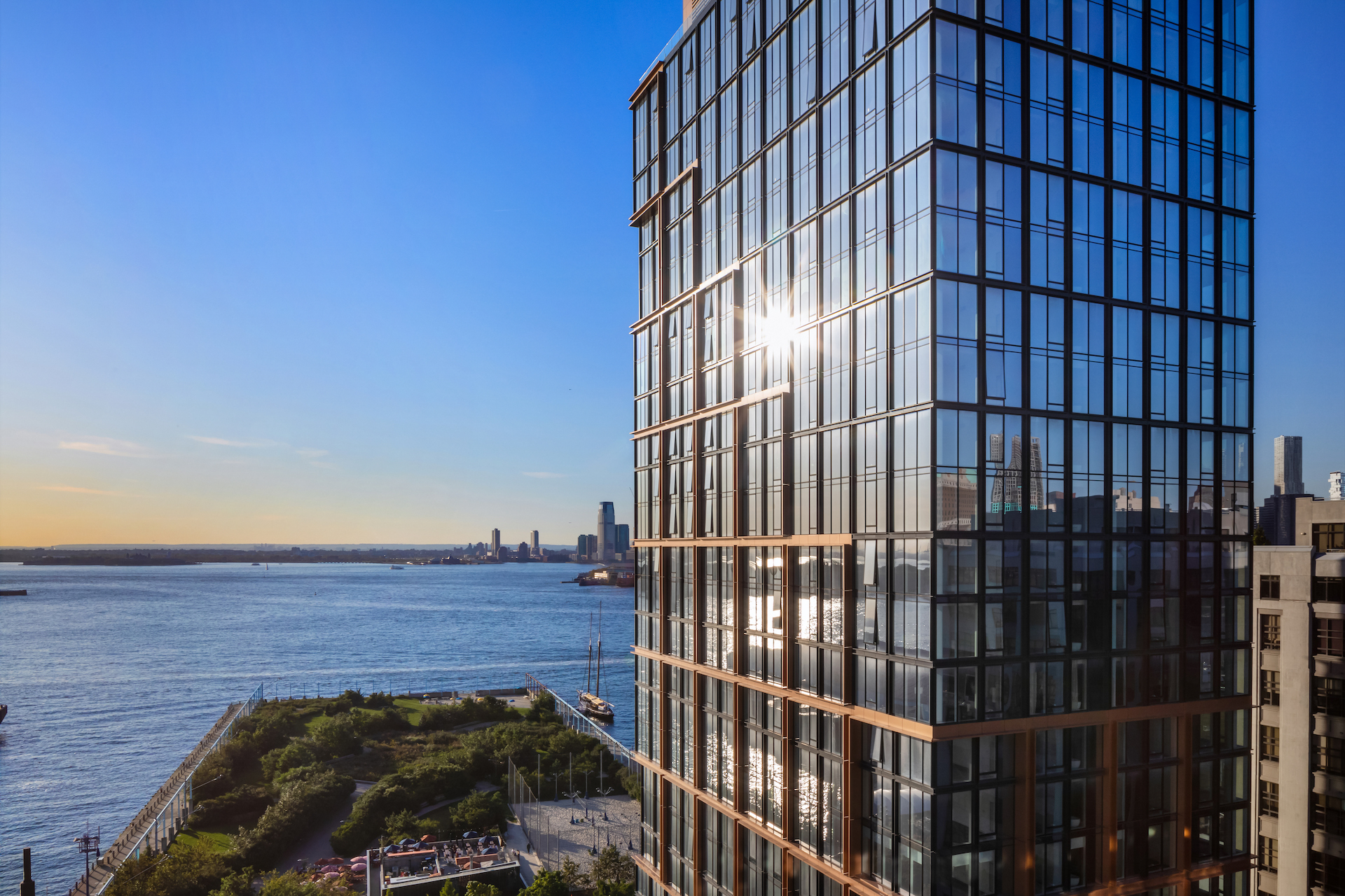 Photo 1 of 50 Bridge Park Drive 21A, Brooklyn Heights, New York, $5,375,000, Web #: 1060203534