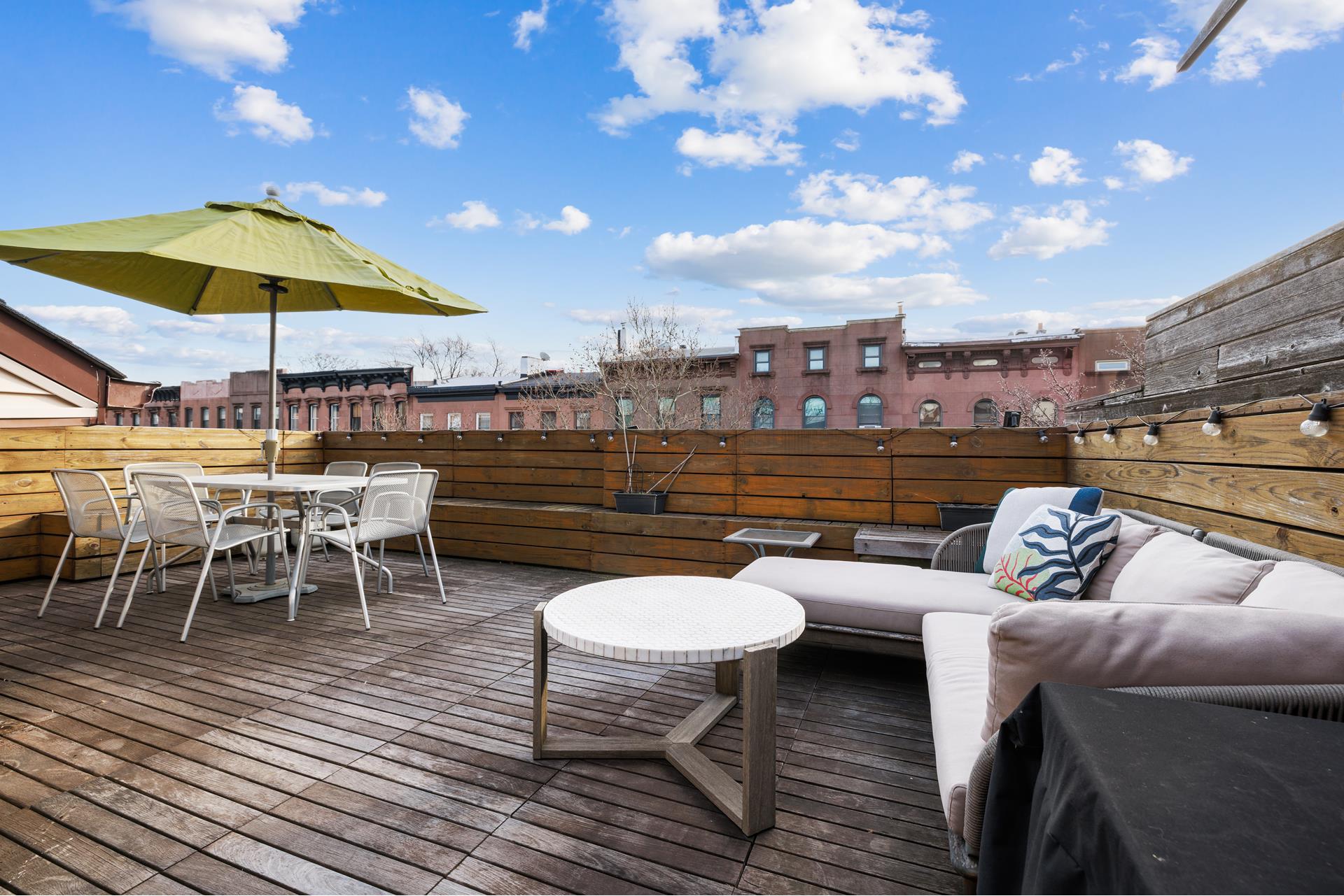 221 Union Street 3B, Carroll Gardens, Brooklyn, New York - 3 Bedrooms  
3 Bathrooms  
7 Rooms - 