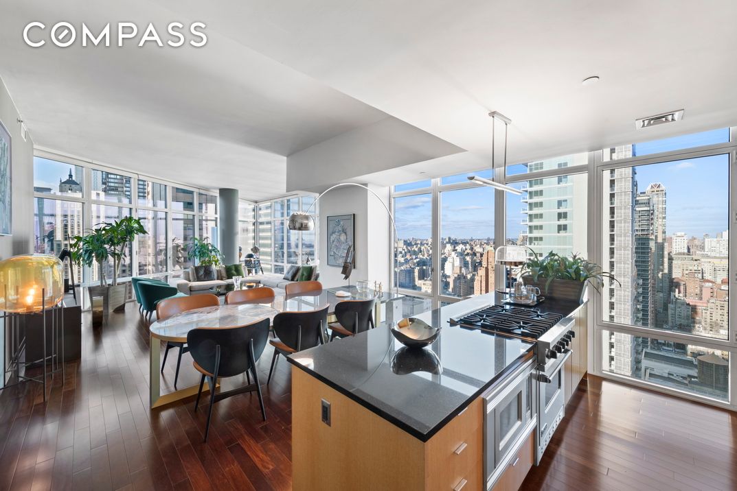 207 East 57th Street 34A, Midtown East, Midtown East, NYC - 3 Bedrooms  
3 Bathrooms  
8 Rooms - 