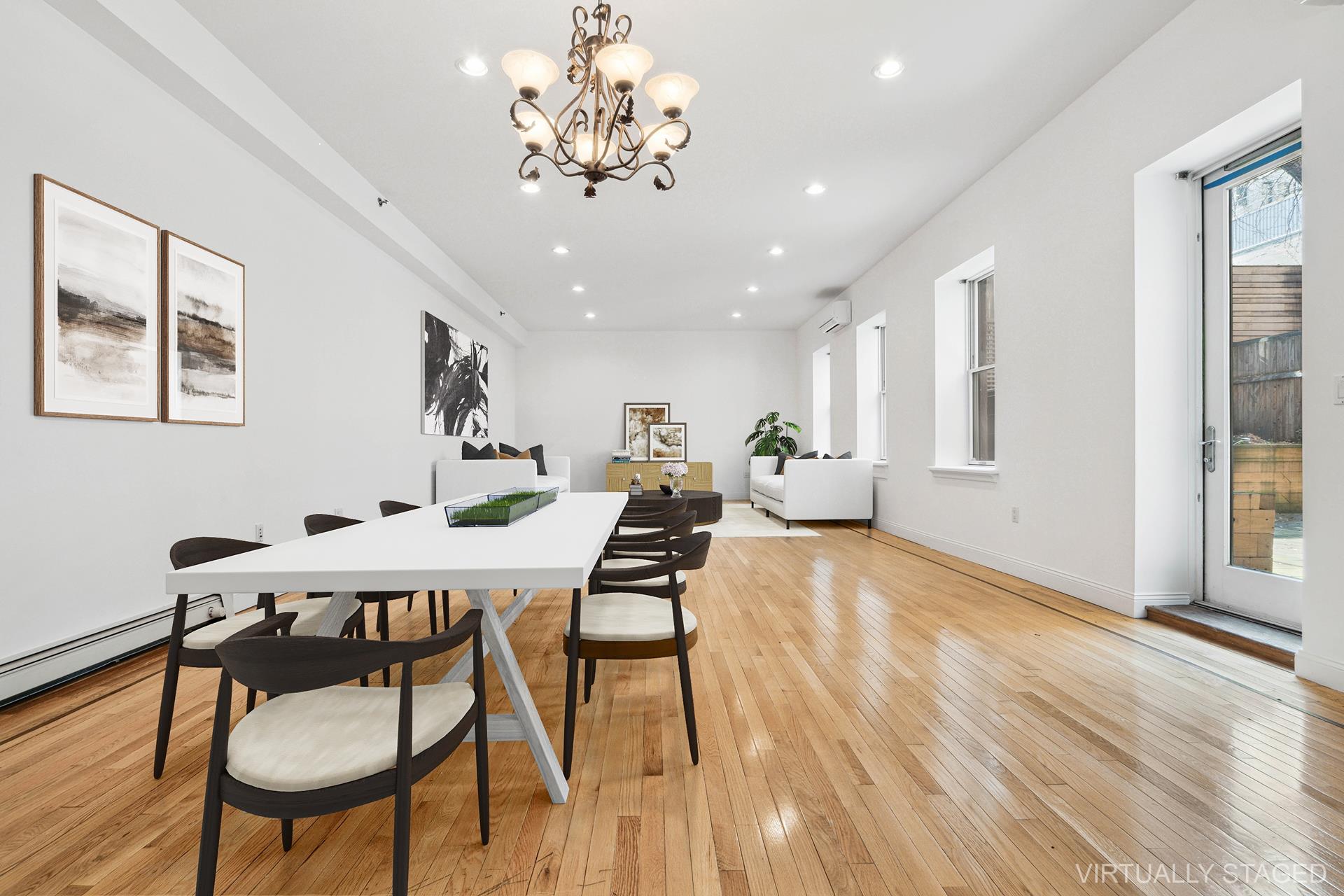 120 East 29th Street 1E, Nomad, Downtown, NYC - 3 Bedrooms  
2.5 Bathrooms  
6 Rooms - 