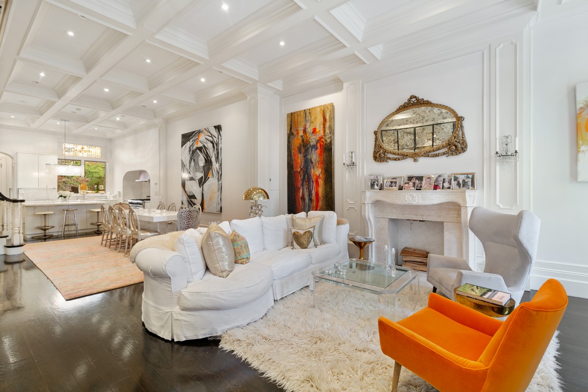 107 West 85th Street, Upper West Side, Upper West Side, NYC - 5 Bedrooms  
5.5 Bathrooms  
9 Rooms - 