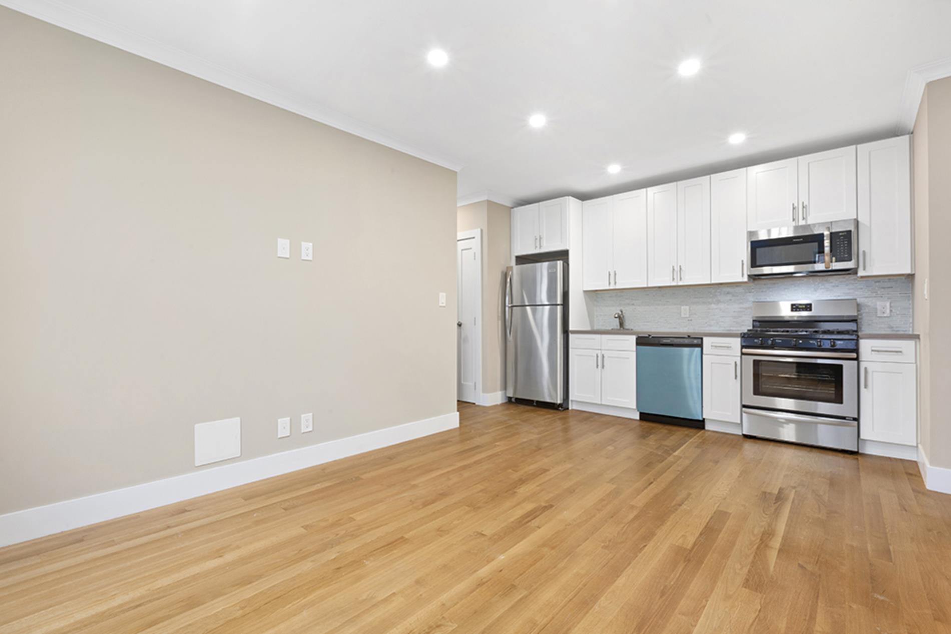 Photo 1 of 811 Walton Avenue E-22, Mott Haven, New York, $349,000, Web #: 1063462365