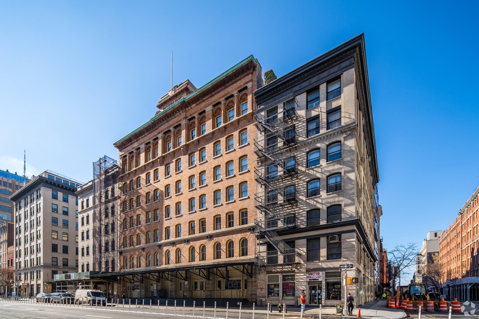 169 Hudson Street 1-N, Tribeca, Downtown, NYC - 4 Bedrooms  
1.5 Bathrooms  
7 Rooms - 