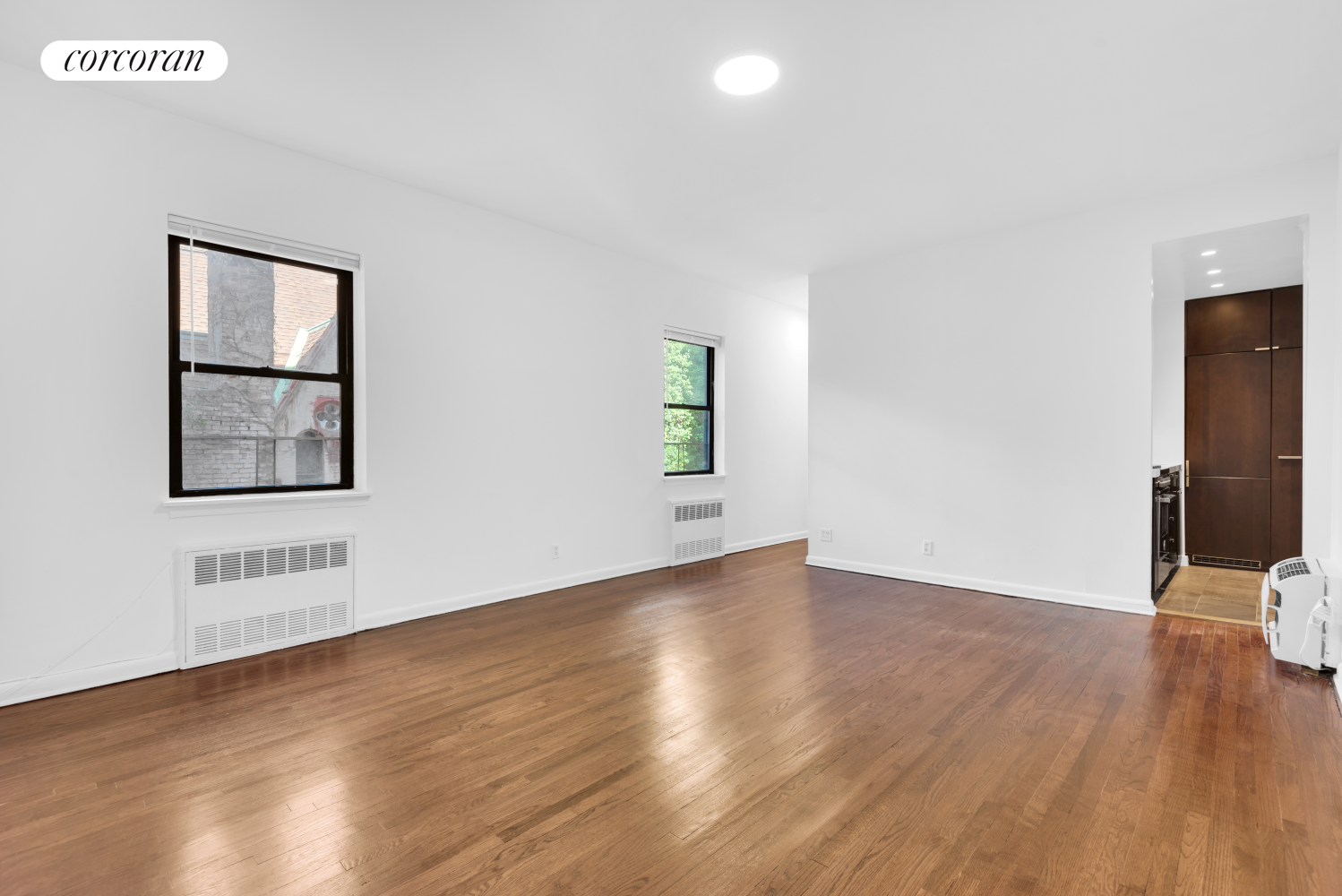 415 West 57th Street 4D, Hells Kitchen, Midtown West, NYC - 1 Bedrooms  
1 Bathrooms  
3 Rooms - 