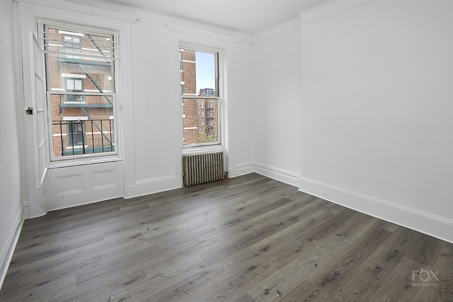 Photo 1 of 8 Bethune Street 15, West Village, NYC, $750,000, Web #: 1065227113