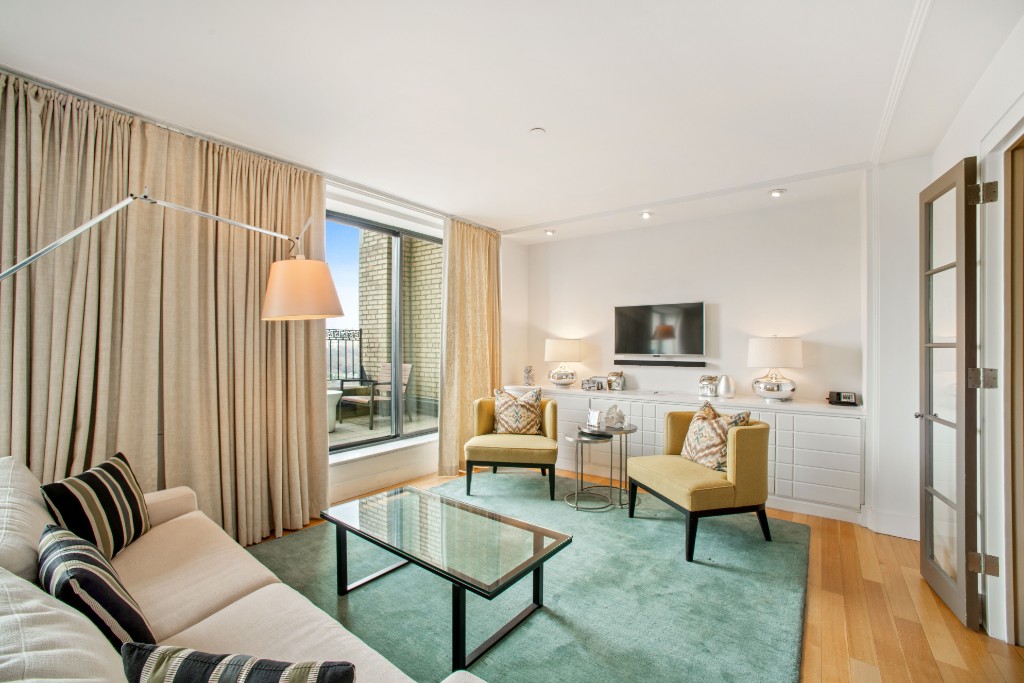 160 Central Park 1211, Midtown West, Midtown West, NYC - 1 Bedrooms  
1 Bathrooms  
3 Rooms - 