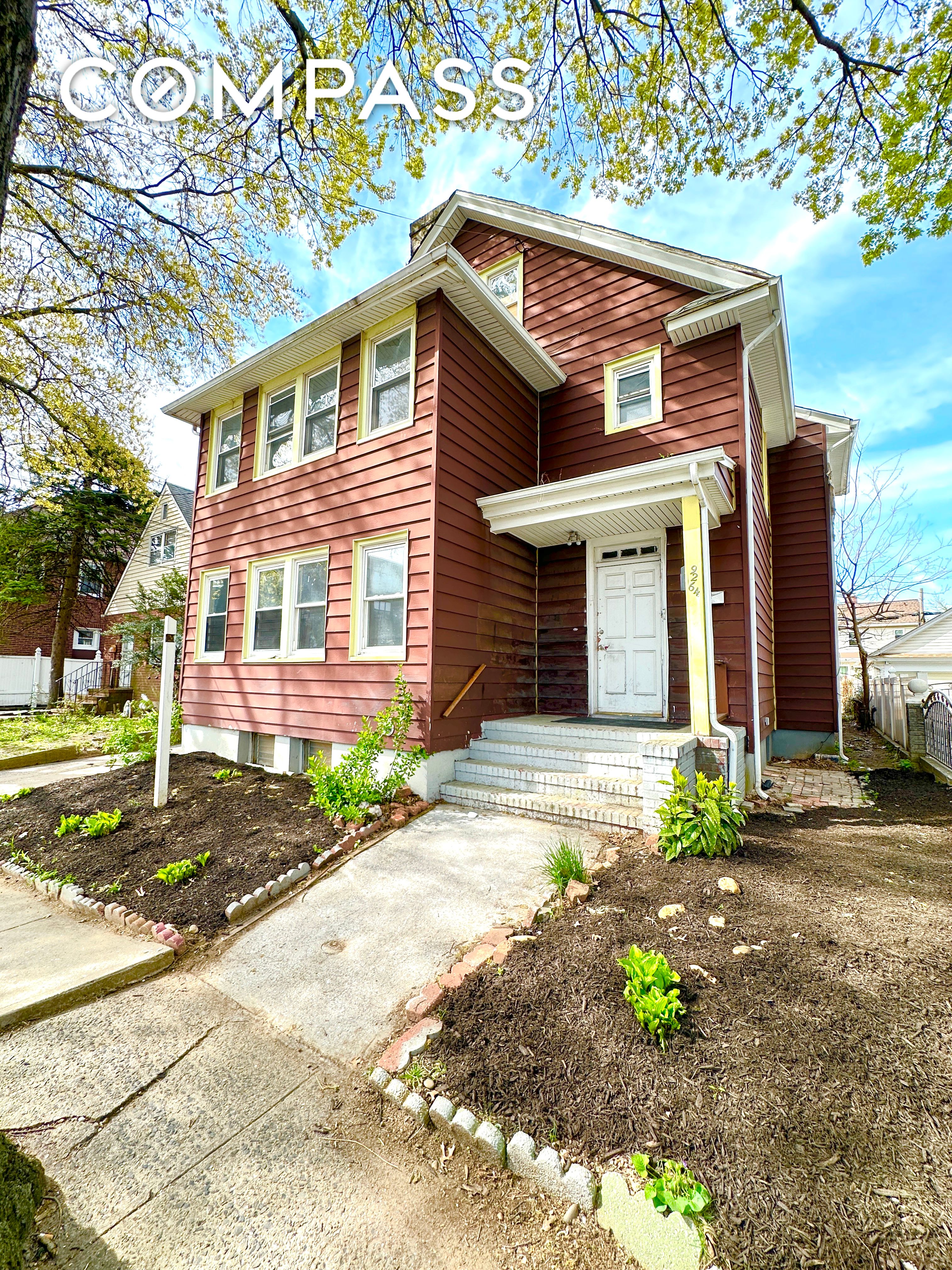 Photo 1 of 92-64 Springfield Boulevard, Queens Village, New York, $929,000, Web #: 1065322175