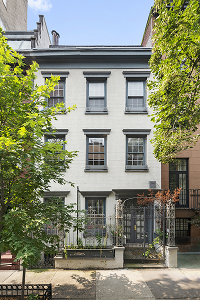 144 East 19th Street, Gramercy Park, Downtown, NYC - 4 Bedrooms  
4.5 Bathrooms  
8 Rooms - 