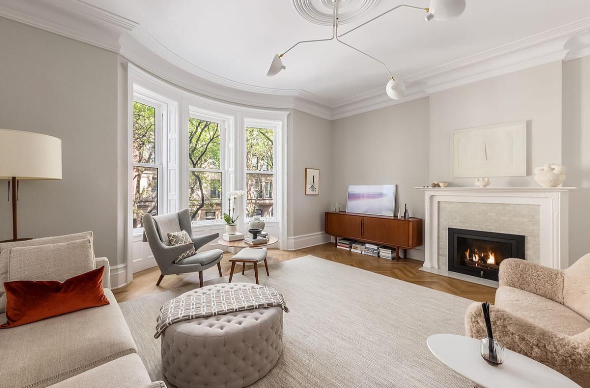 26 West 87th Street, Upper West Side, Upper West Side, NYC - 7 Bedrooms  
6.5 Bathrooms  
12 Rooms - 