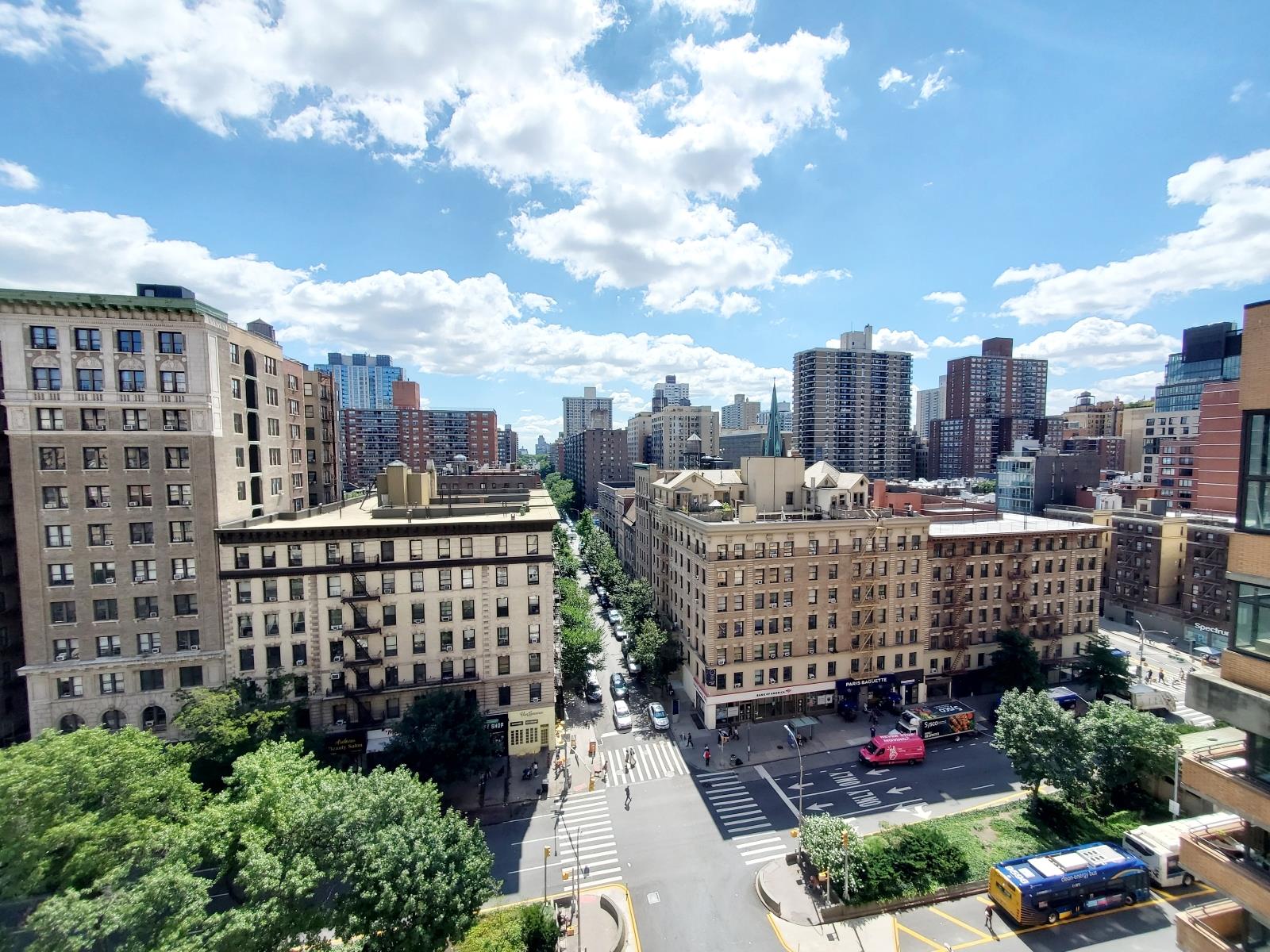 241 West 97th Street 11-M, Upper West Side, Upper West Side, NYC - 3 Bedrooms  
2 Bathrooms  
7 Rooms - 