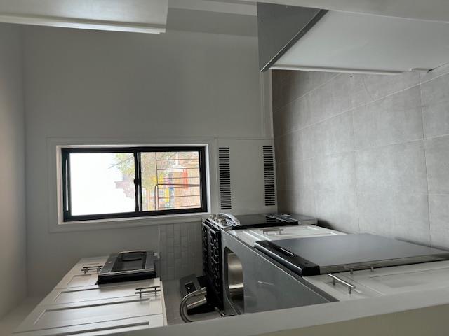 40 Clarkson Avenue 3N, Flatbush, Brooklyn, New York - 1 Bedrooms  
1 Bathrooms  
3 Rooms - 