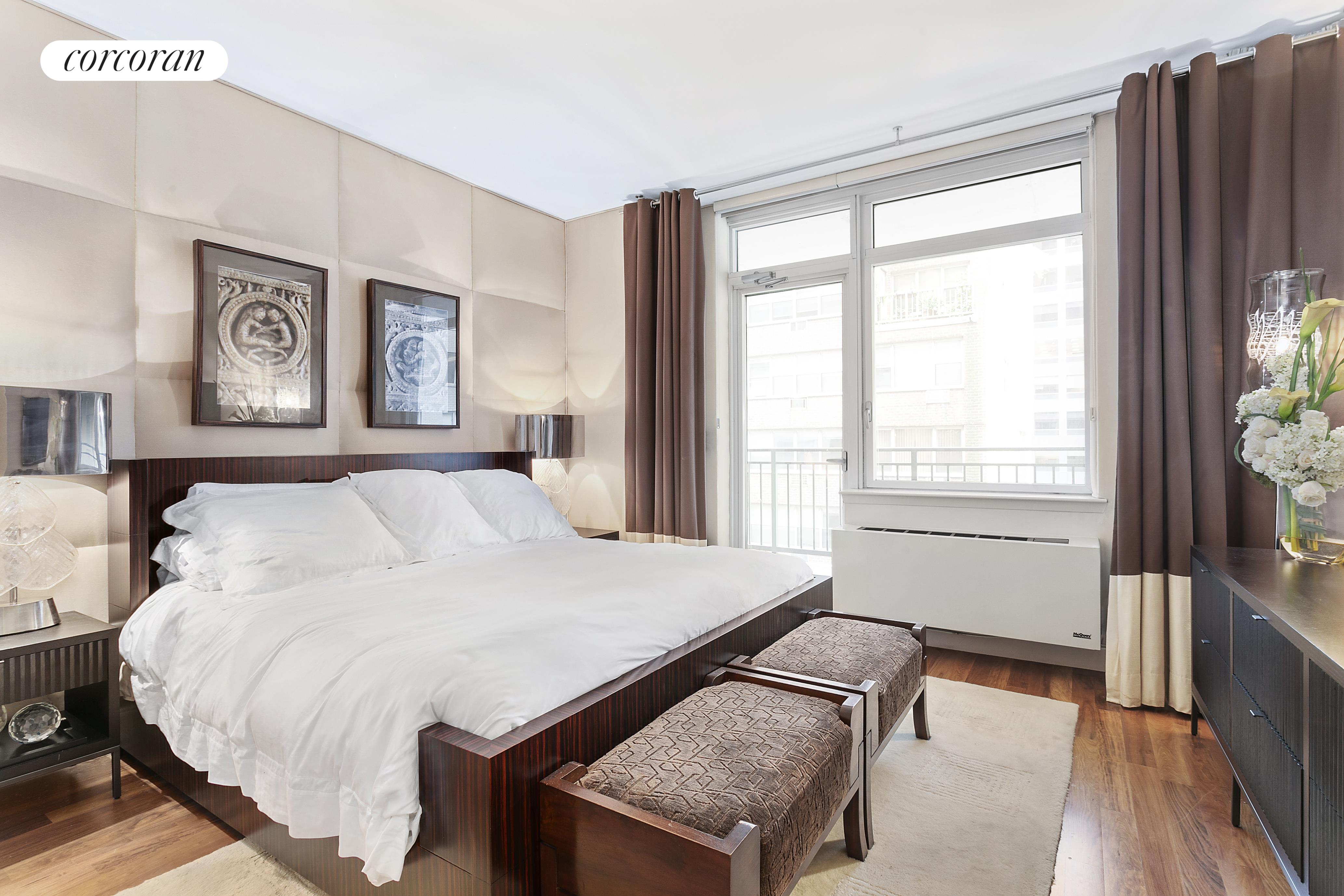 212 East 57th Street 5C, Sutton Place, Midtown East, NYC - 2 Bedrooms  
2.5 Bathrooms  
4 Rooms - 