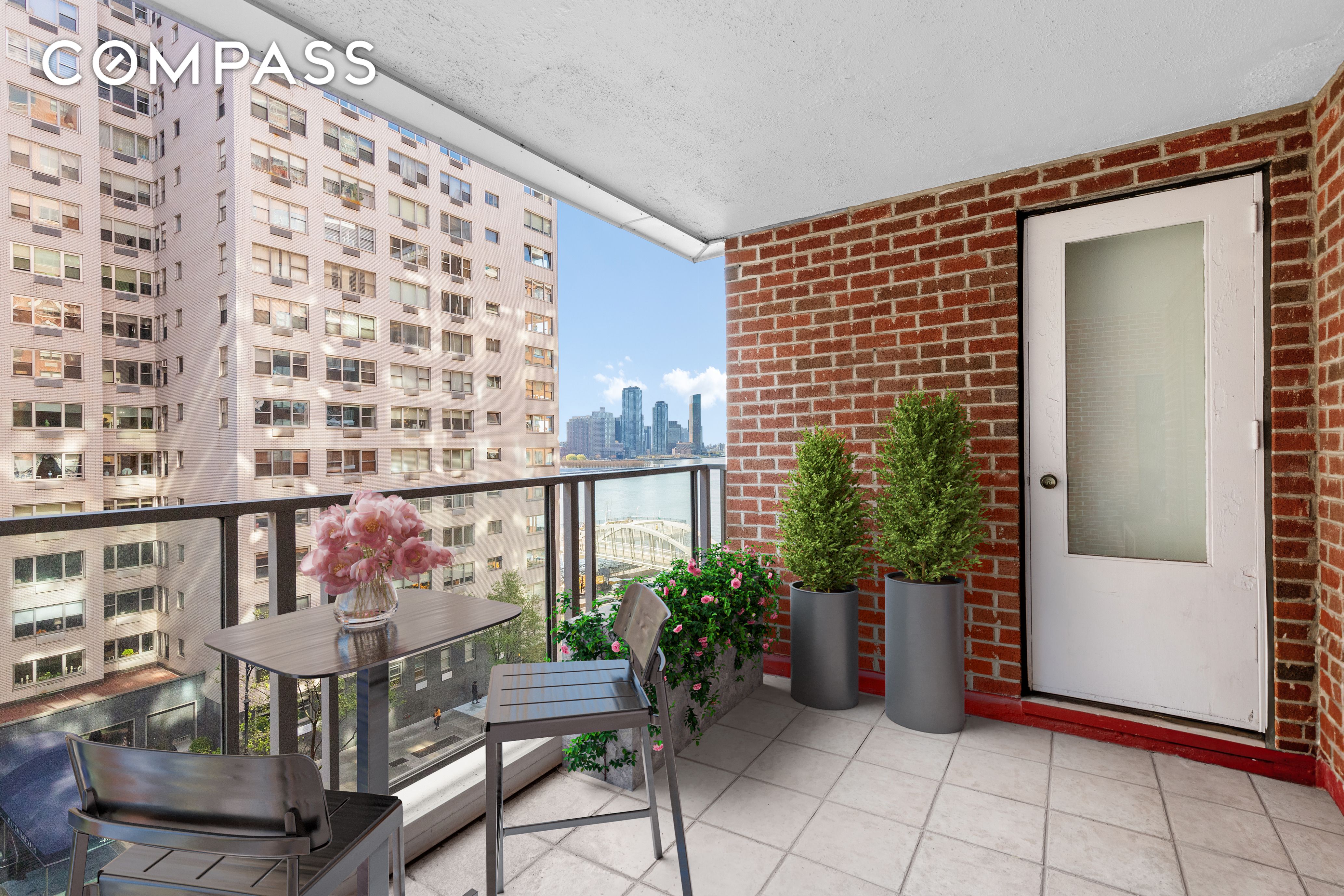 50 Sutton Place 7A, Sutton Place, Midtown East, NYC - 3 Bedrooms  
3 Bathrooms  
7 Rooms - 