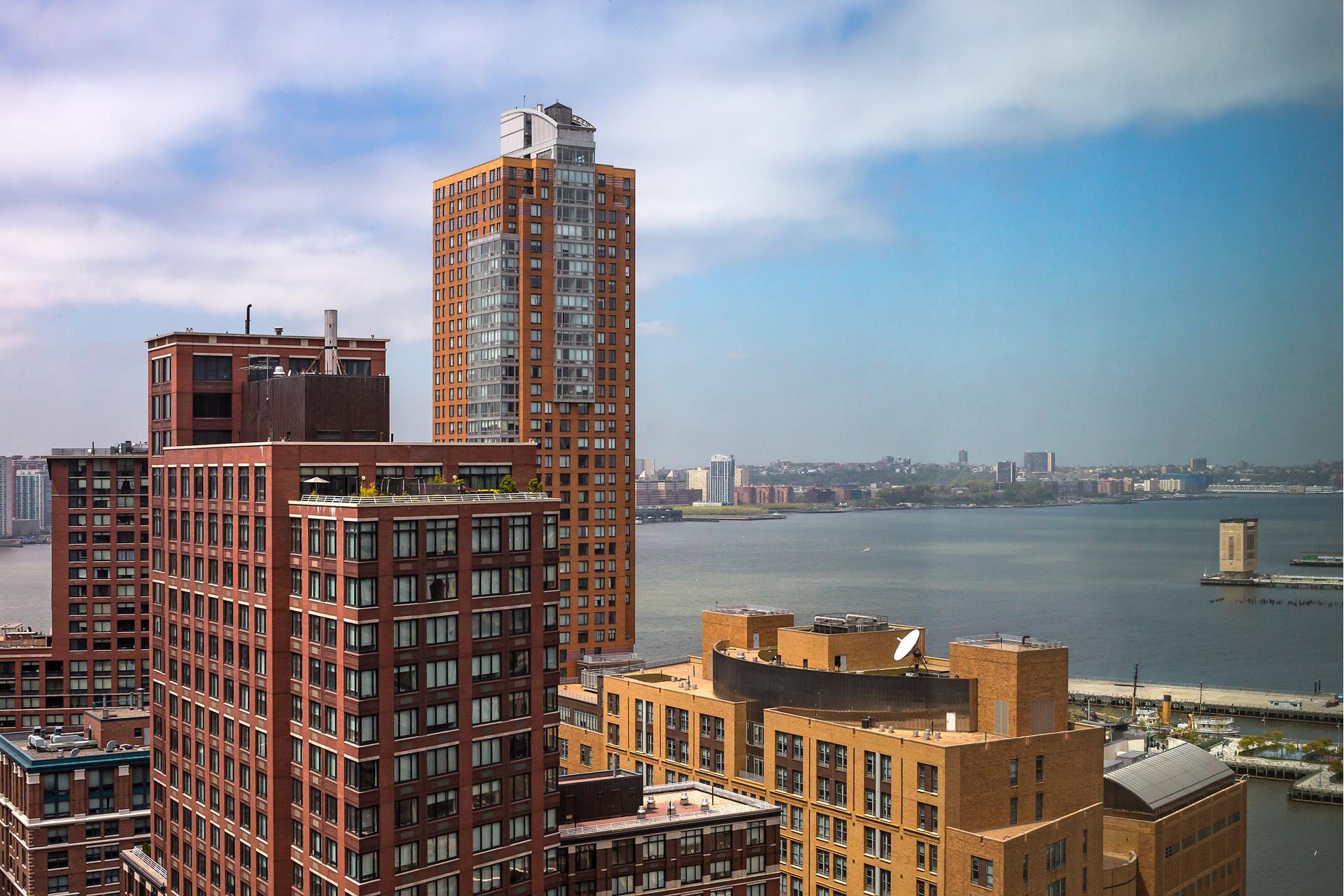 101 Warren Street 2410, Tribeca, Downtown, NYC - 3 Bedrooms  
3.5 Bathrooms  
7 Rooms - 