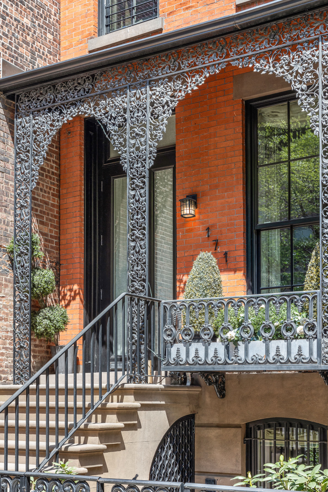 171 East 73rd Street, Lenox Hill, Upper East Side, NYC - 6 Bedrooms  
6.5 Bathrooms  
11 Rooms - 