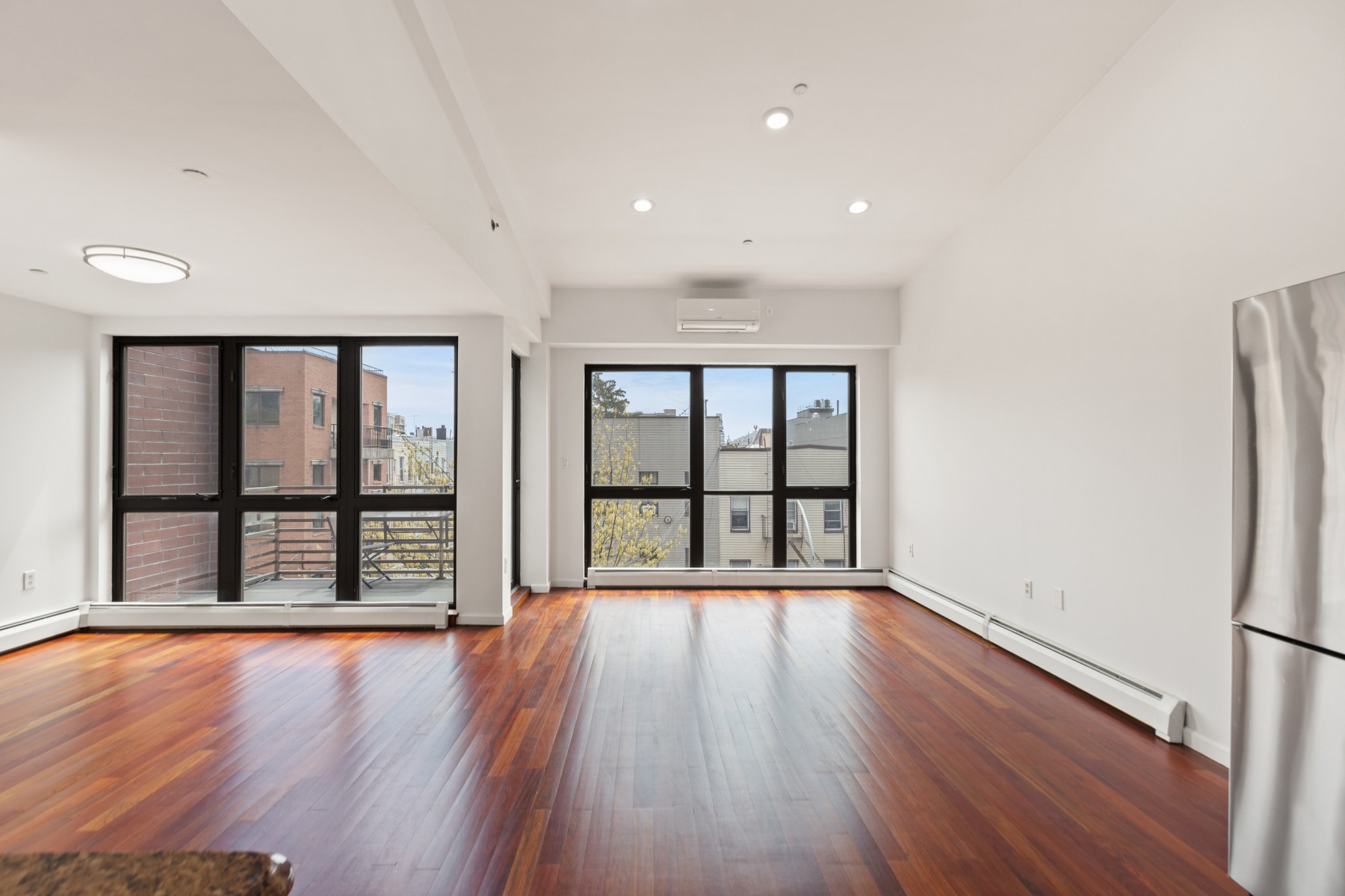 179 Jackson Street 6, Greenpoint, Brooklyn, New York - 4 Bedrooms  
2 Bathrooms  
8 Rooms - 