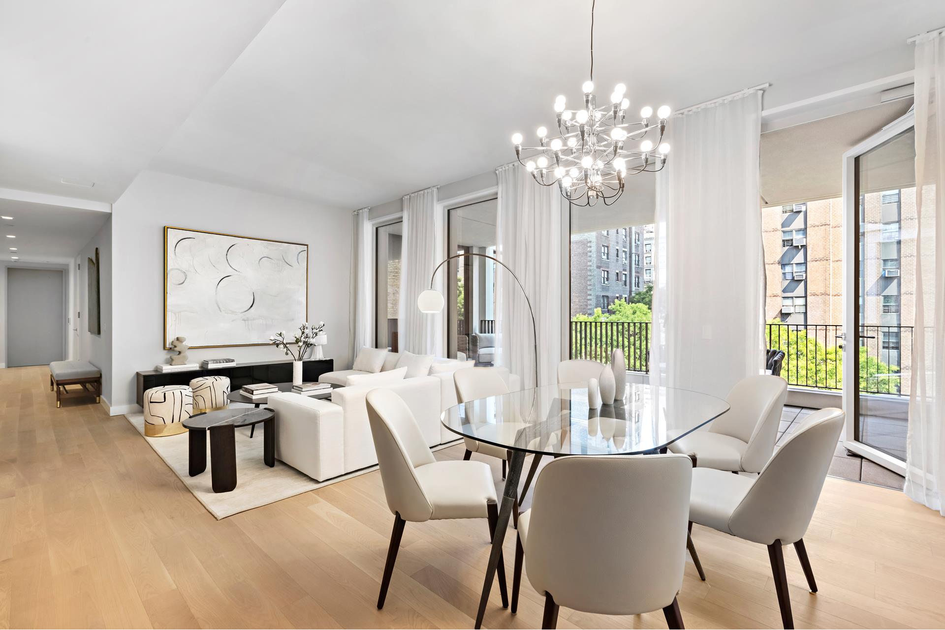 212 West 93rd Street 5B, Upper West Side, Upper West Side, NYC - 4 Bedrooms  
3 Bathrooms  
5 Rooms - 