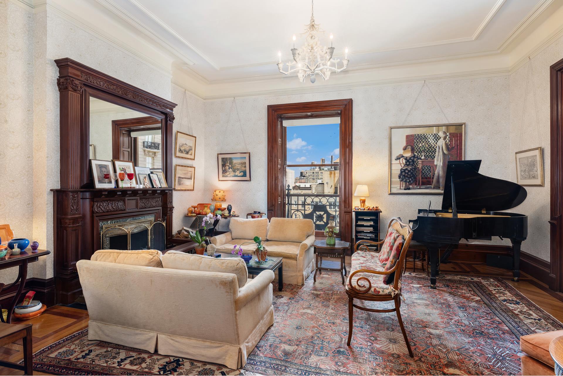 1 West 72nd Street 75, Upper West Side, Upper West Side, NYC - 4 Bedrooms  
2.5 Bathrooms  
8 Rooms - 