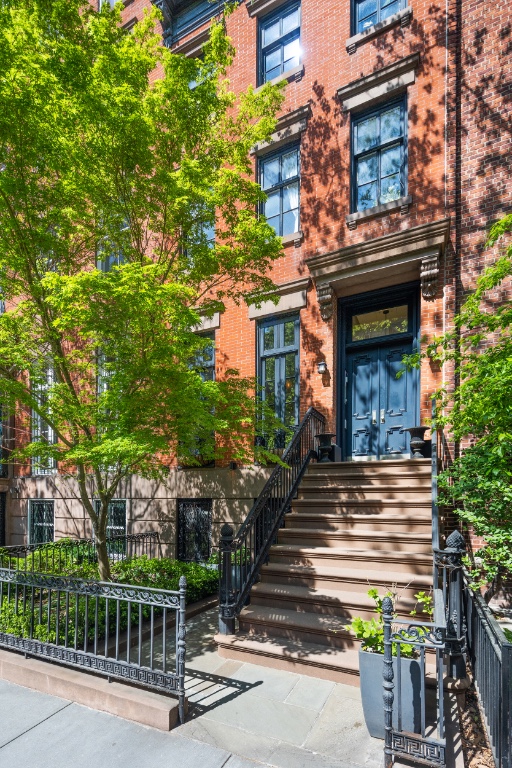 439 West 21st Street 12345, Chelsea,  - 10 Bedrooms  
7 Bathrooms  
7 Rooms - 