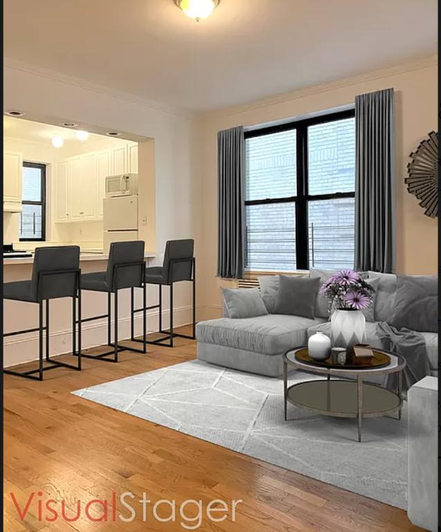 105 East 88th Street 3B, Upper East Side, Upper East Side, NYC - 3 Bedrooms  
2 Bathrooms  
5 Rooms - 