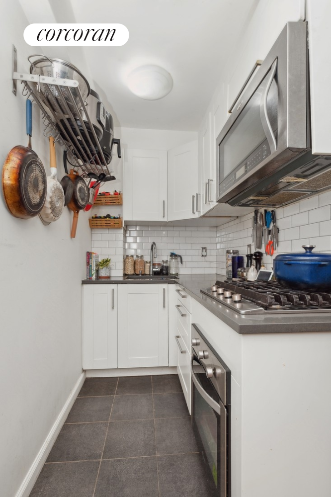 225 Adams Street 5G, Downtown Brooklyn, Brooklyn, New York - 1 Bedrooms  
1 Bathrooms  
3 Rooms - 