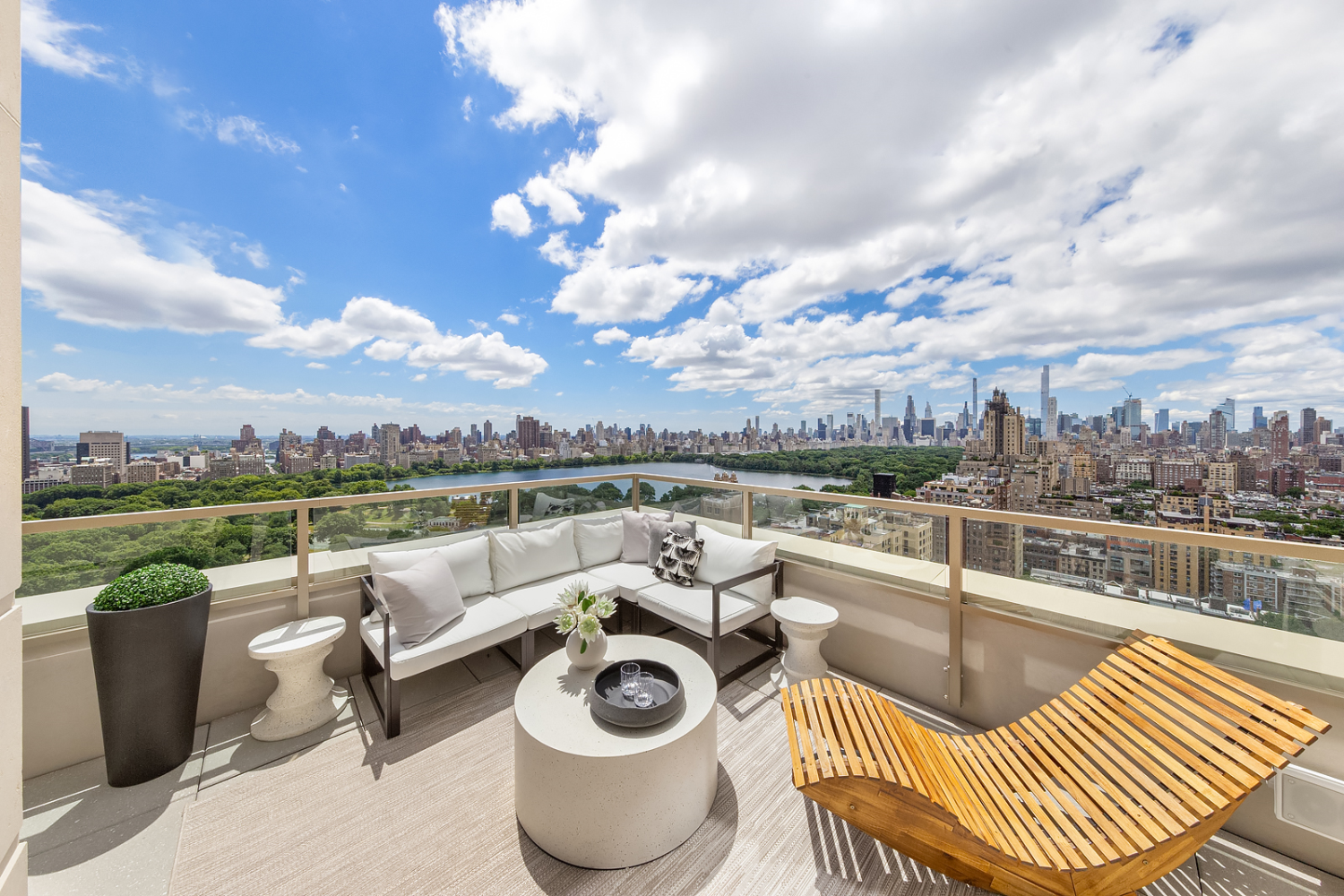 15 West 96th Street Ph, Upper West Side, Upper West Side, NYC - 5 Bedrooms  
4.5 Bathrooms  
10 Rooms - 