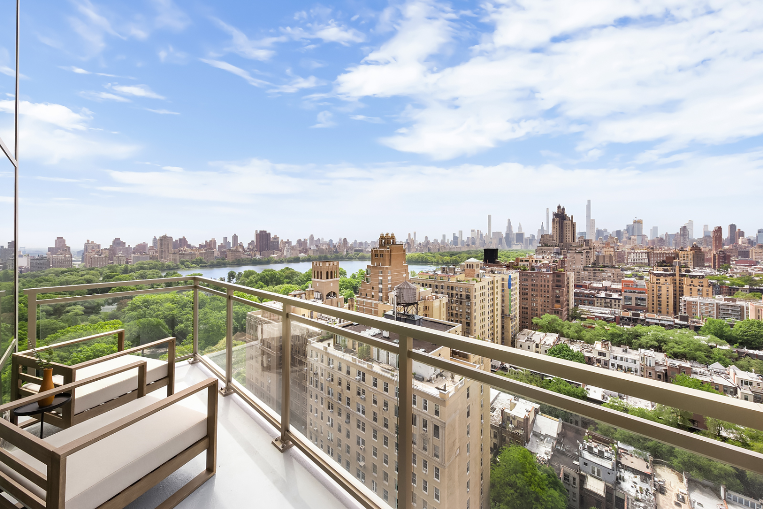 15 West 96th Street 17, Upper West Side, Upper West Side, NYC - 3 Bedrooms  
3 Bathrooms  
6 Rooms - 