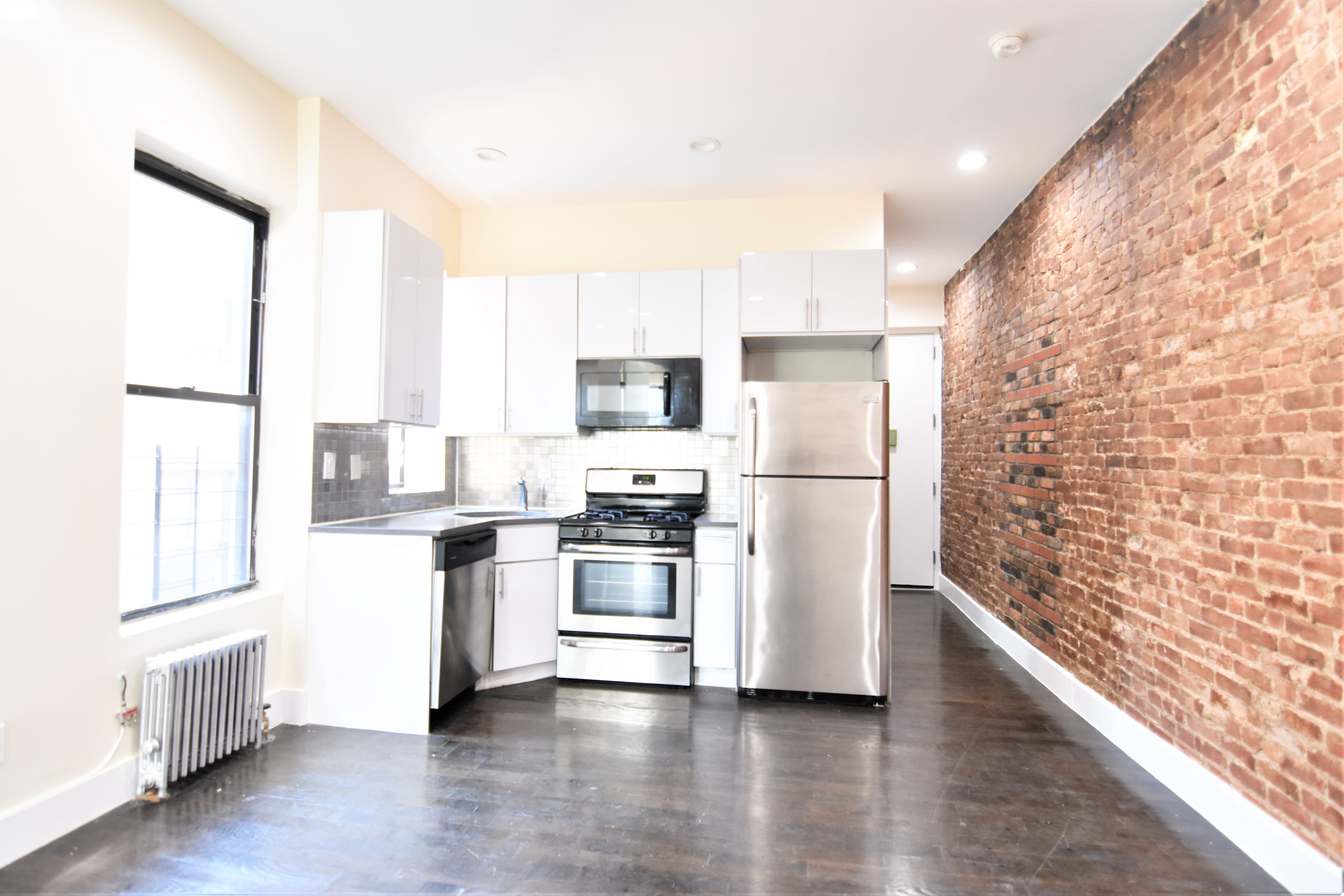 100 West 143rd Street 4, West Harlem, Upper Manhattan, NYC - 3 Bedrooms  
1 Bathrooms  
4 Rooms - 