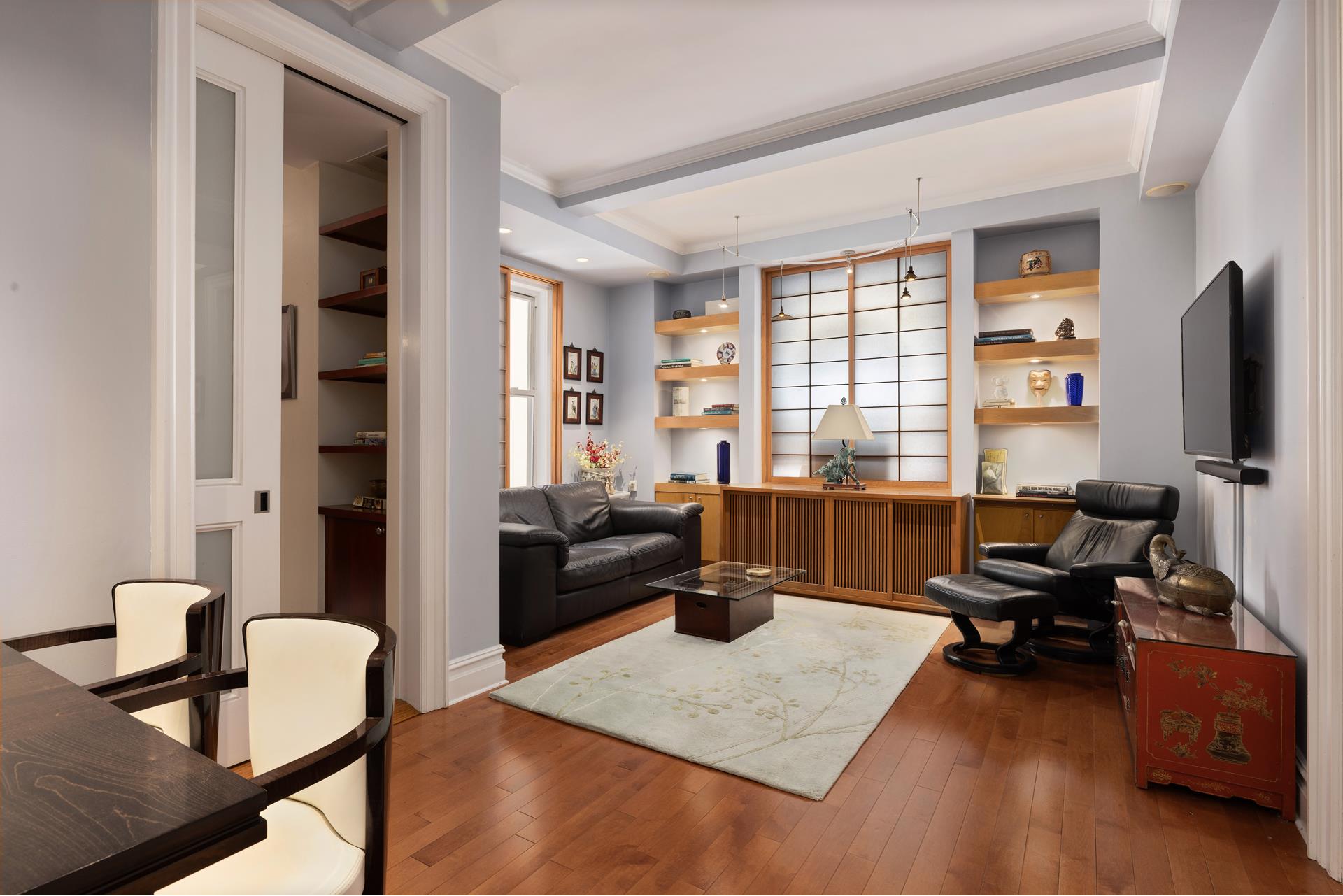 215 West 75th Street 5B, Upper West Side, Upper West Side, NYC - 1 Bedrooms  
1 Bathrooms  
3 Rooms - 