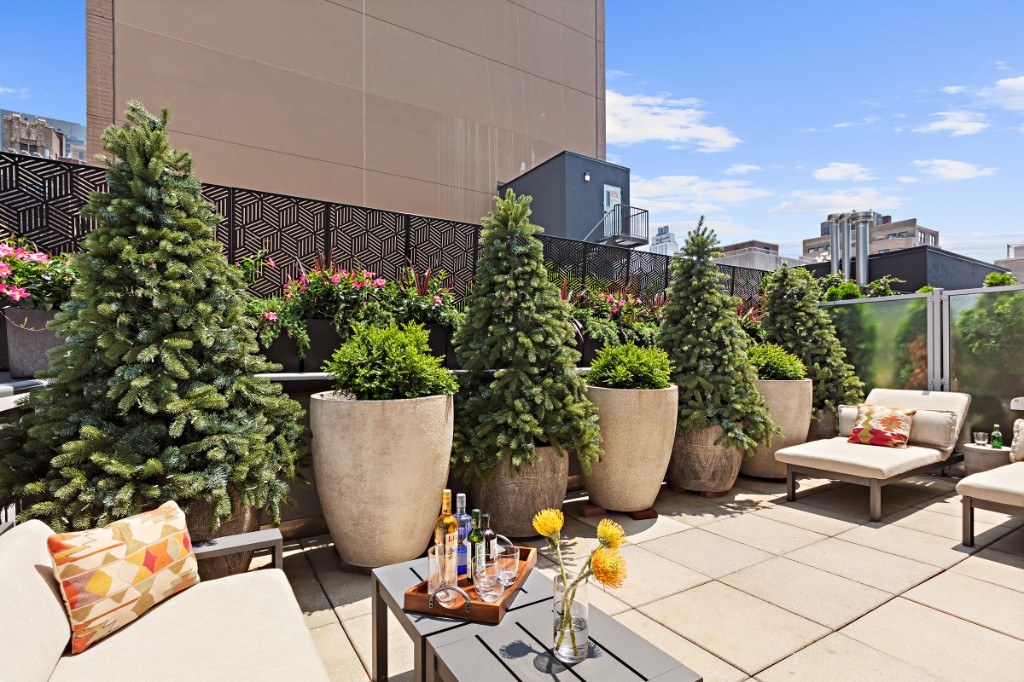 261 West 28th Street 10D, Chelsea,  - 2 Bedrooms  
2.5 Bathrooms  
6 Rooms - 