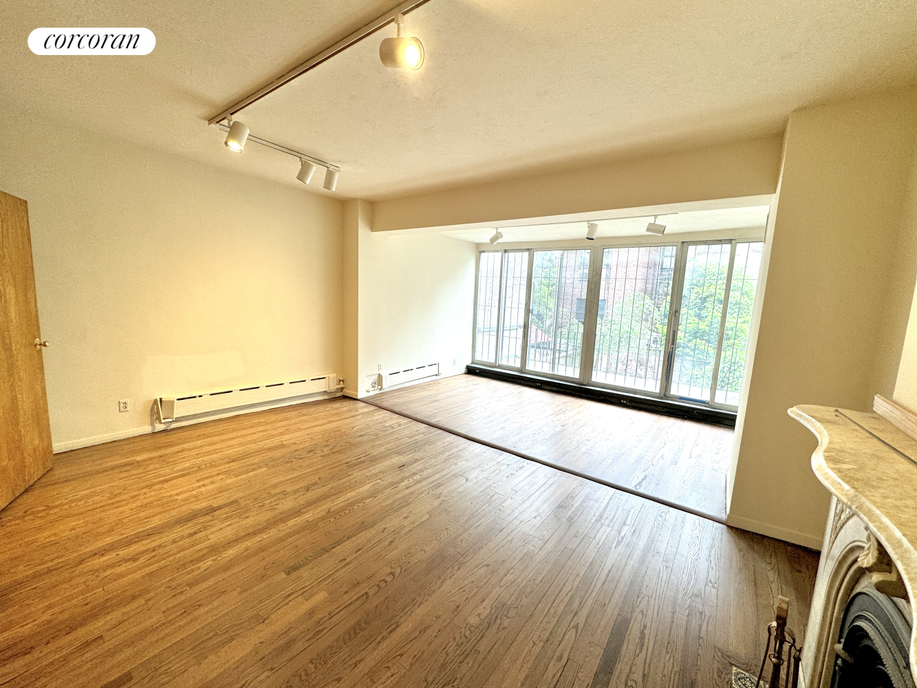 354 West 30th Street 1, Chelsea, Downtown, NYC - 2 Bedrooms  
2 Bathrooms  
5 Rooms - 