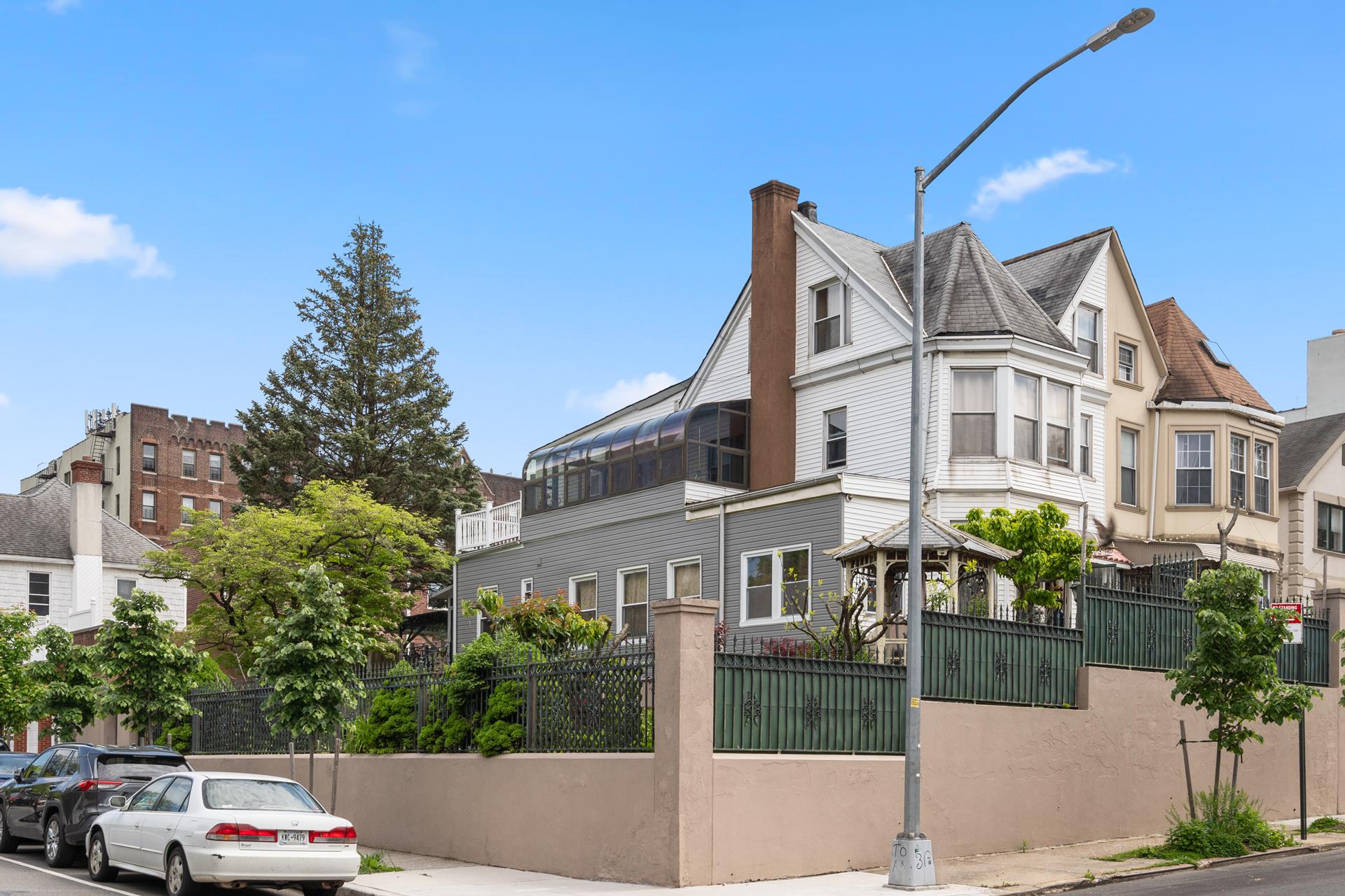 6635 Bergen Place, House, Bay Ridge, Brooklyn, New York - 5 Bedrooms  
3.5 Bathrooms  
10 Rooms - 