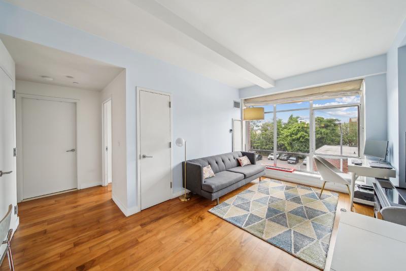 10-63 Jackson Avenue 3-G, Long Island City, Queens, New York - 2 Bedrooms  
1 Bathrooms  
4 Rooms - 