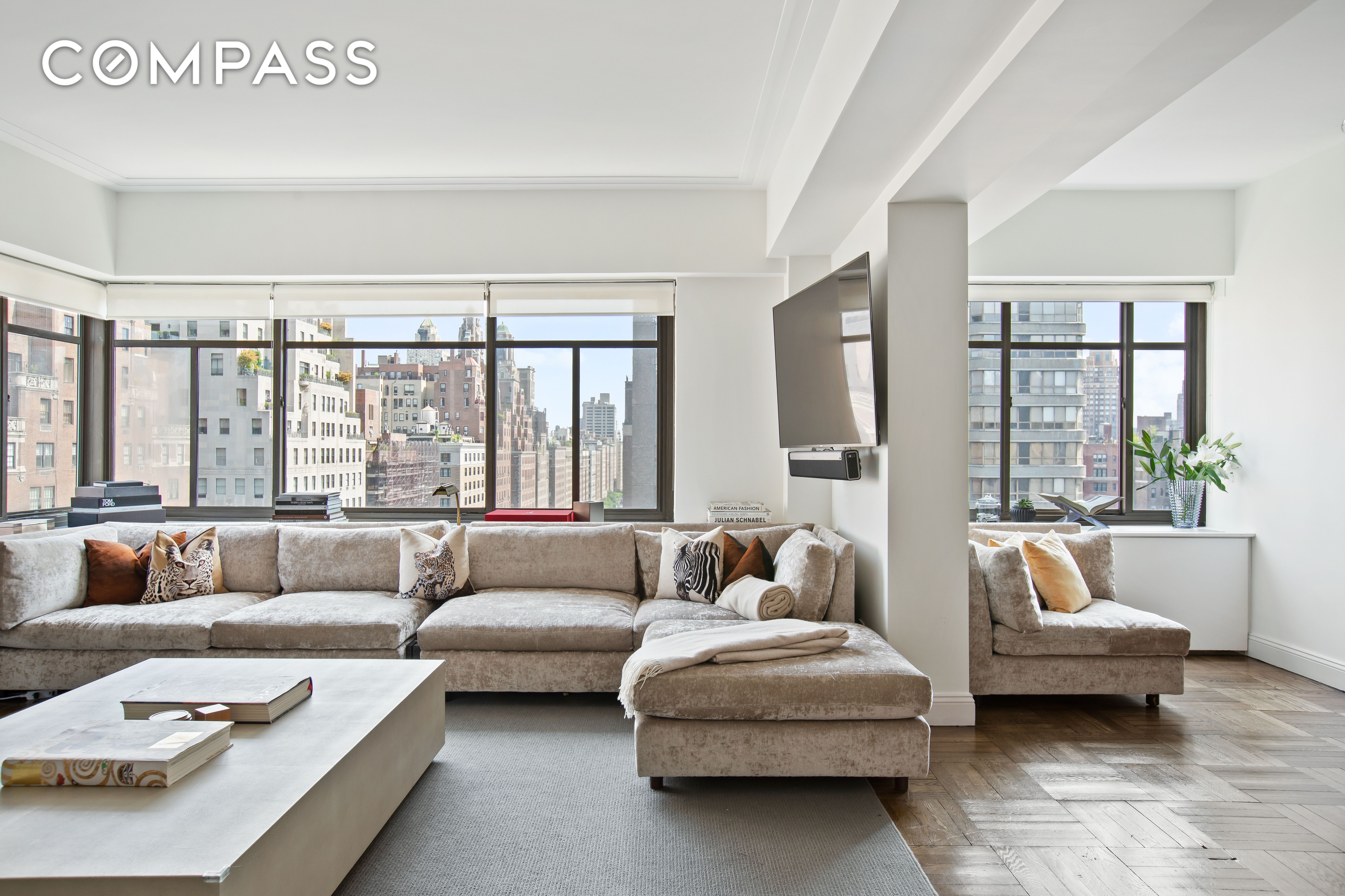 715 Park Avenue 17B, Upper East Side, Upper East Side, NYC - 2 Bedrooms  
2 Bathrooms  
4 Rooms - 