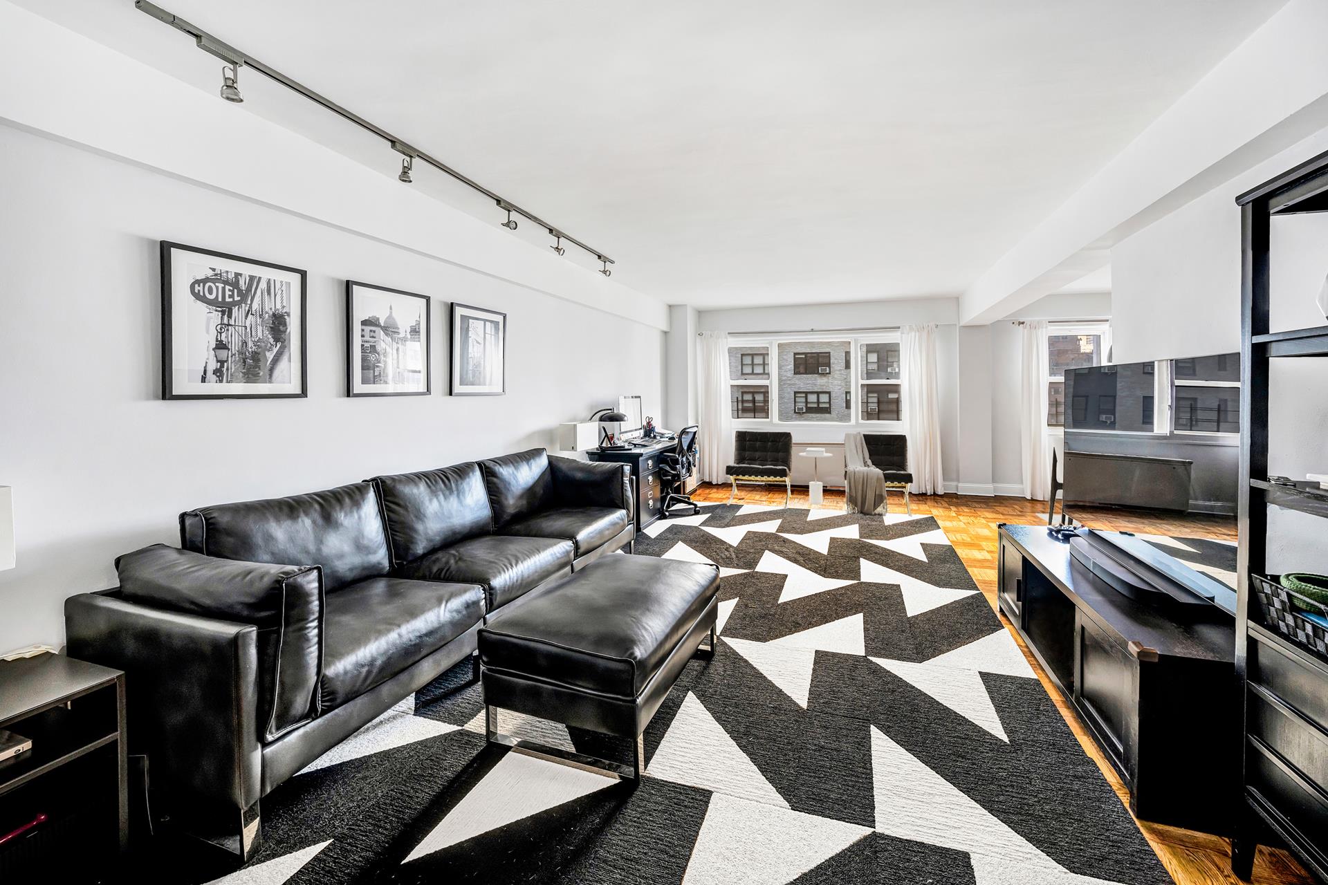 345 East 56th Street 10F, Sutton Place, Midtown East, NYC - 2 Bedrooms  
2 Bathrooms  
5 Rooms - 