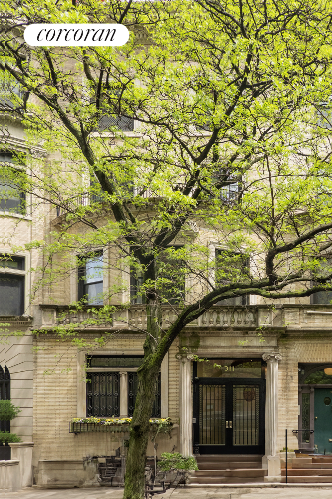 311 West 74th Street, Upper West Side, Upper West Side, NYC - 7 Bedrooms  
5.5 Bathrooms  
14 Rooms - 