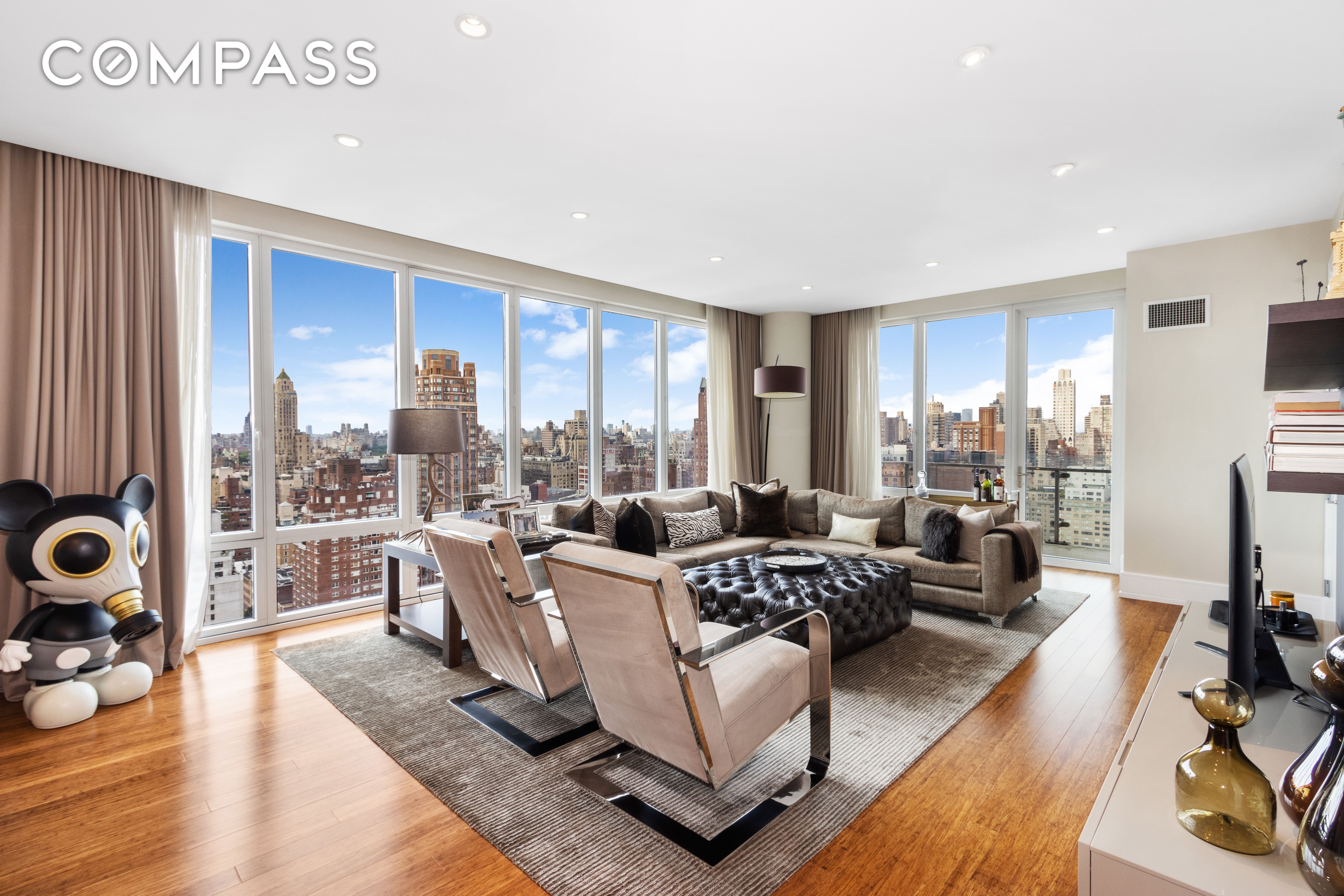 255 East 74th Street 25B, Upper East Side, Upper East Side, NYC - 4 Bedrooms  
3.5 Bathrooms  
9 Rooms - 