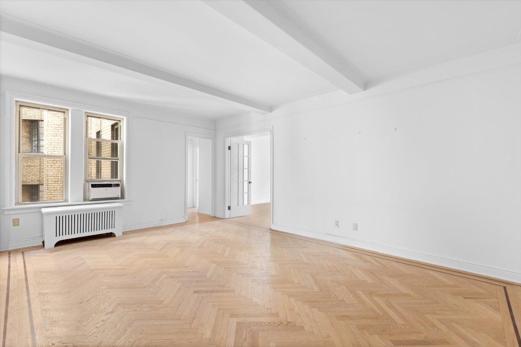 41 West 72nd Street 10D, Upper West Side, Upper West Side, NYC - 2 Bedrooms  
1.5 Bathrooms  
4 Rooms - 