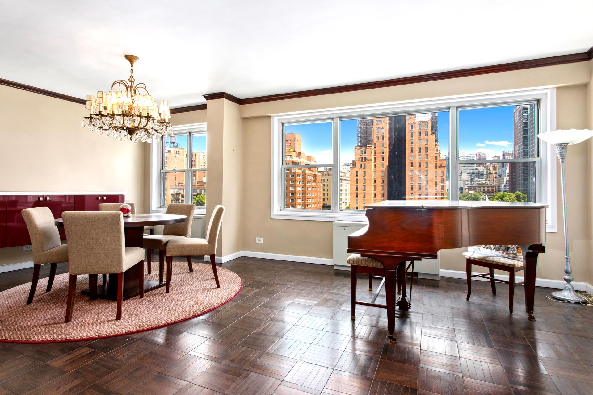 150 East 61st Street 10G, Lenox Hill, Upper East Side, NYC - 2 Bedrooms  
2 Bathrooms  
5 Rooms - 