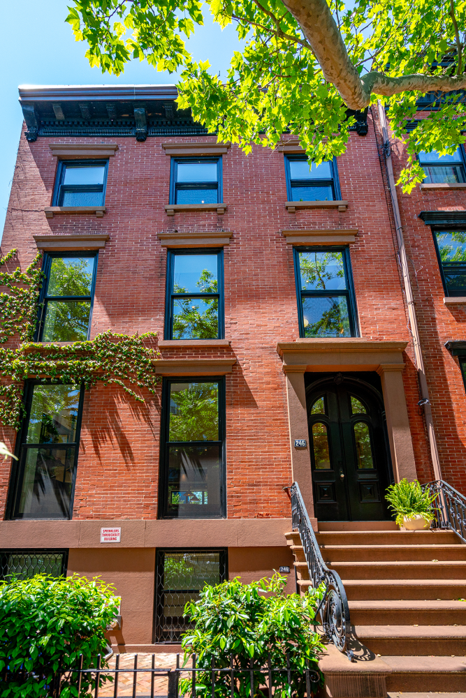 246 Clinton Street, Cobble Hill, Brooklyn, New York - 4 Bedrooms  
3.5 Bathrooms  
10 Rooms - 