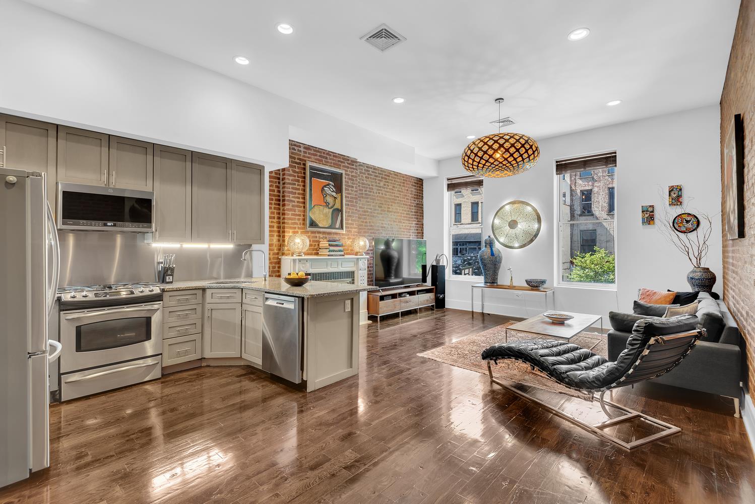 108 West 131st Street, Central Harlem, Upper Manhattan, NYC - 8 Bedrooms  
5.5 Bathrooms  
10 Rooms - 