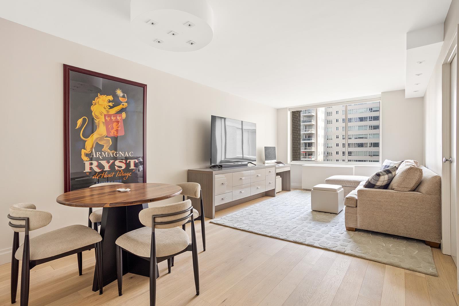 220 East 65th Street 12J, Lenox Hill, Upper East Side, NYC - 1 Bedrooms  
1 Bathrooms  
3 Rooms - 