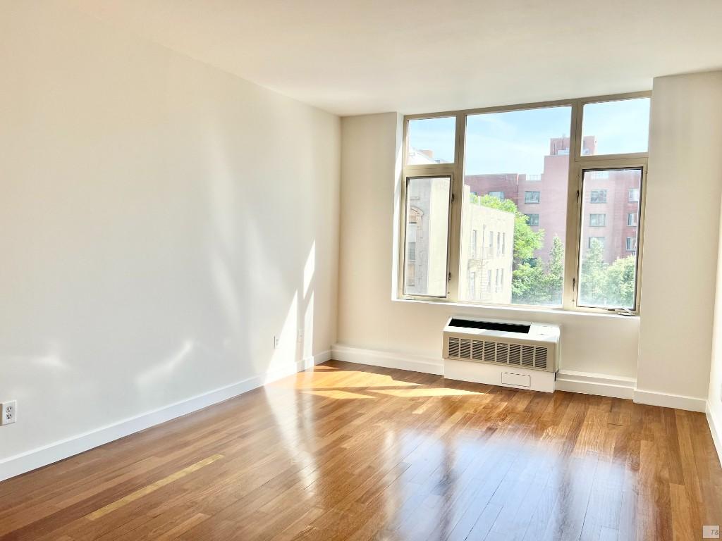 161 East 110th Street 4I, Harlem, Upper Manhattan, NYC - 1 Bathrooms  
3 Rooms - 