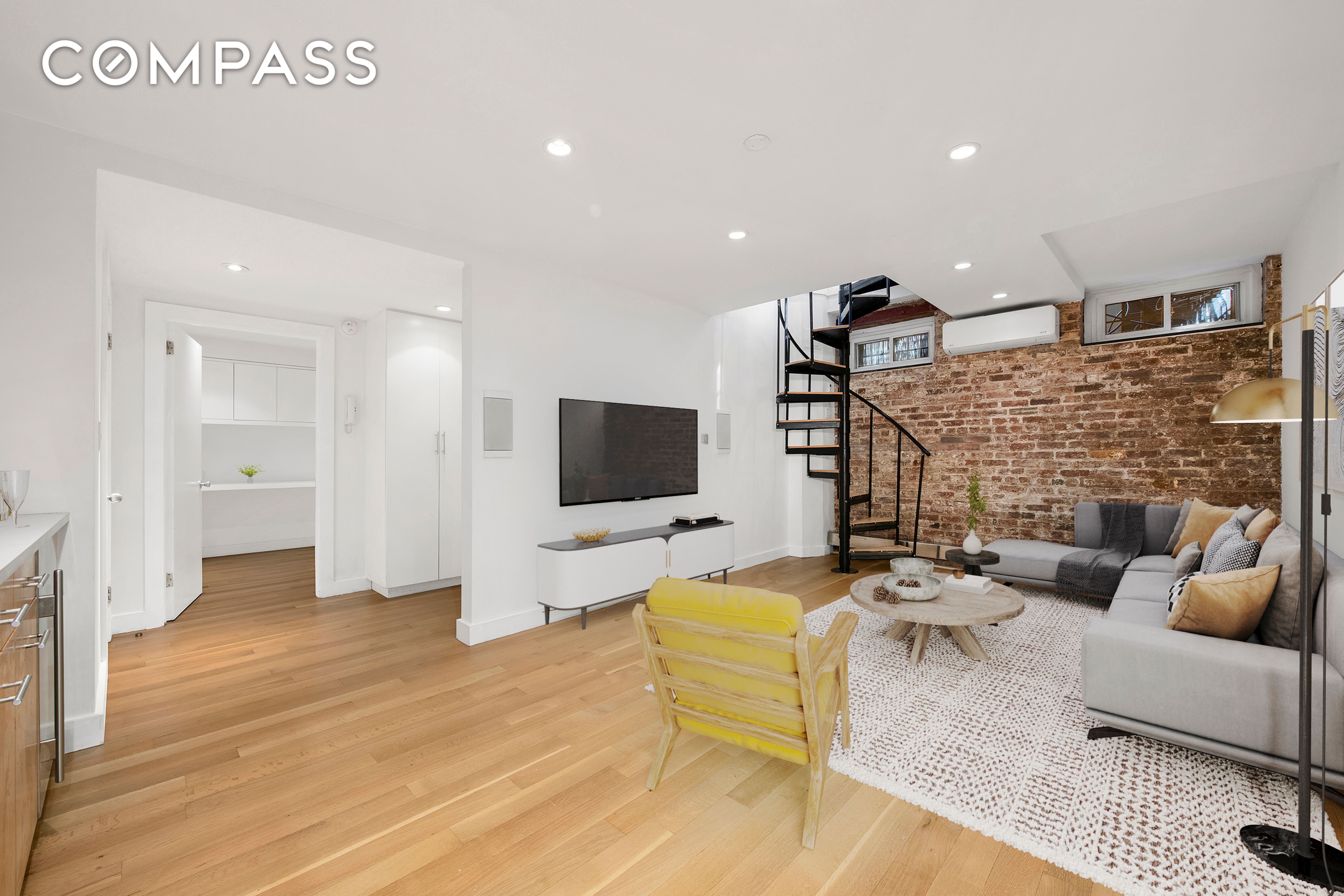 210 West 19th Street 1G, Chelsea, Downtown, NYC - 2 Bedrooms  
2 Bathrooms  
5 Rooms - 