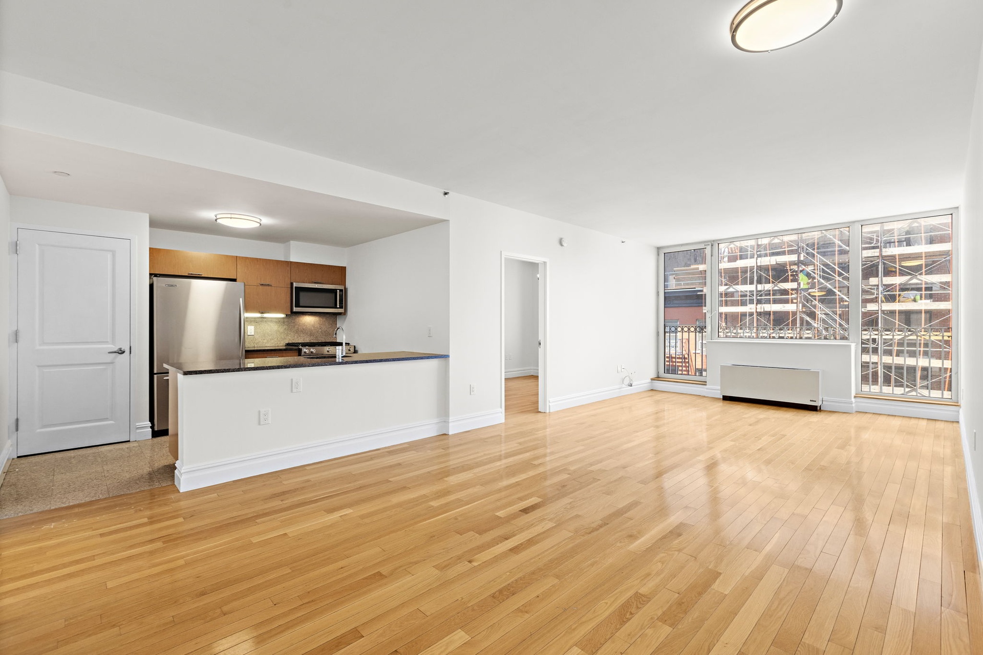 158 Hester Street 5-G, Chinatown, Downtown, NYC - 3 Bedrooms  
2 Bathrooms  
5 Rooms - 