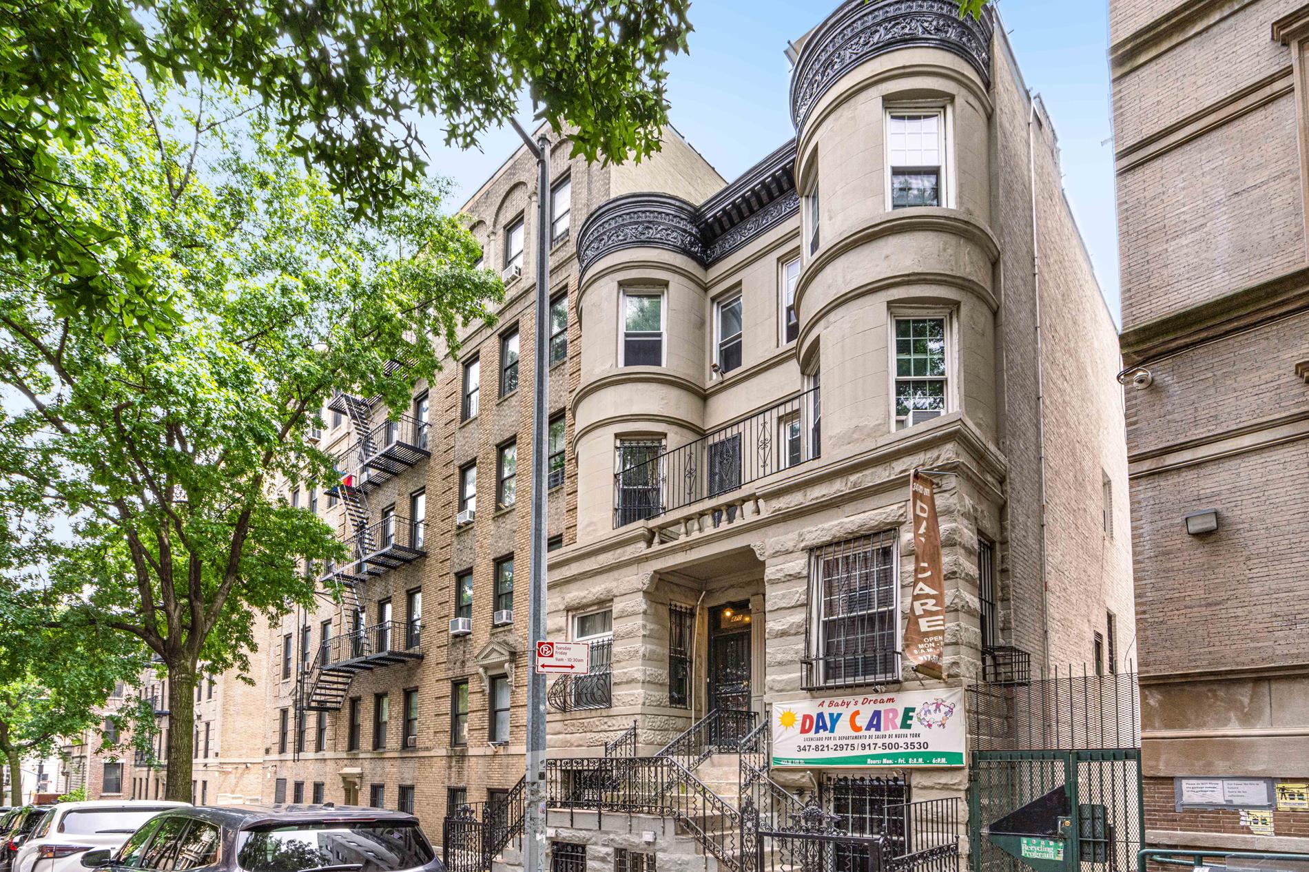 472 West 148th Street, Hamilton Heights, Upper Manhattan, NYC - 4 Bedrooms  
3.5 Bathrooms - 